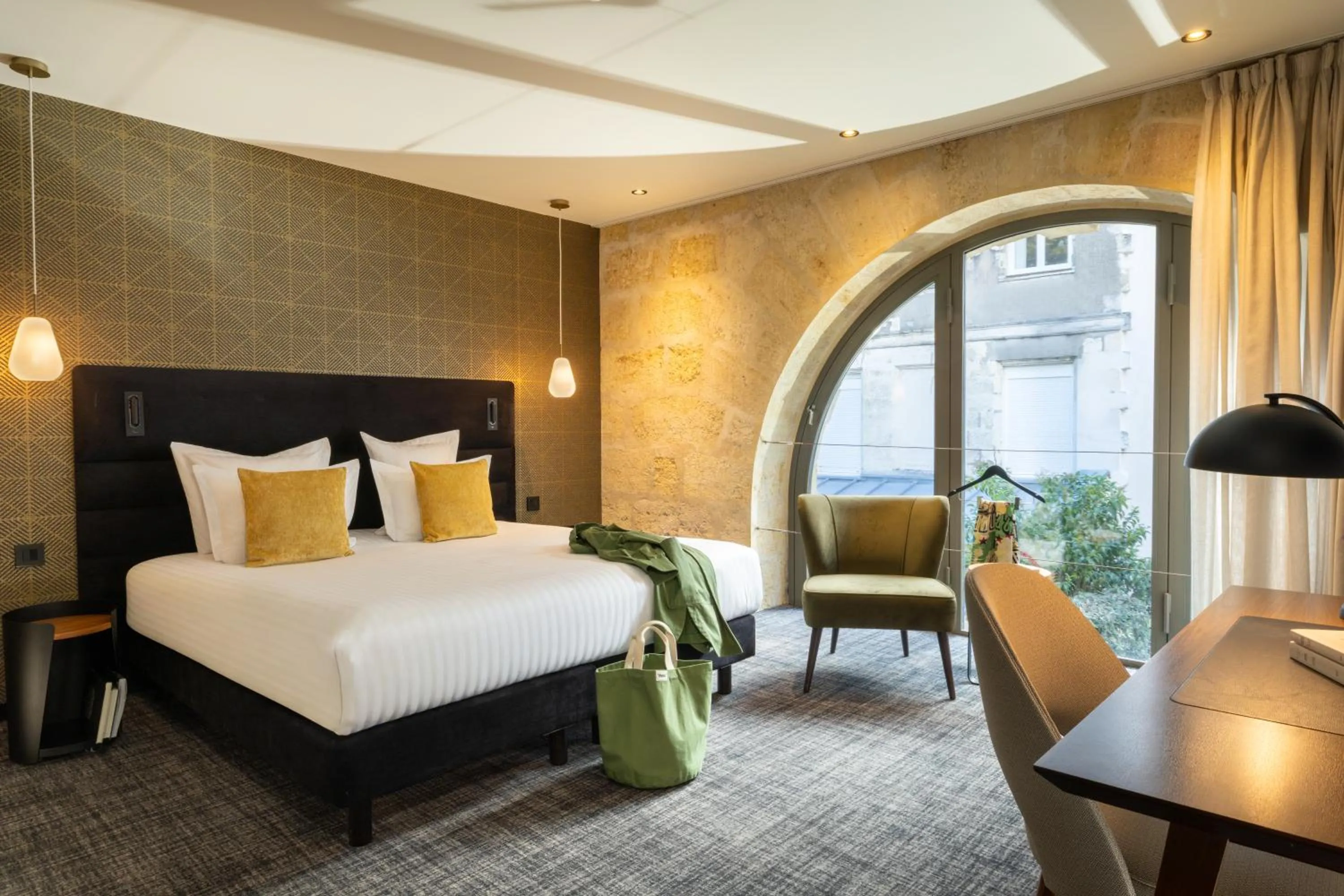 Bed in Hôtel La Maison Bord'eaux