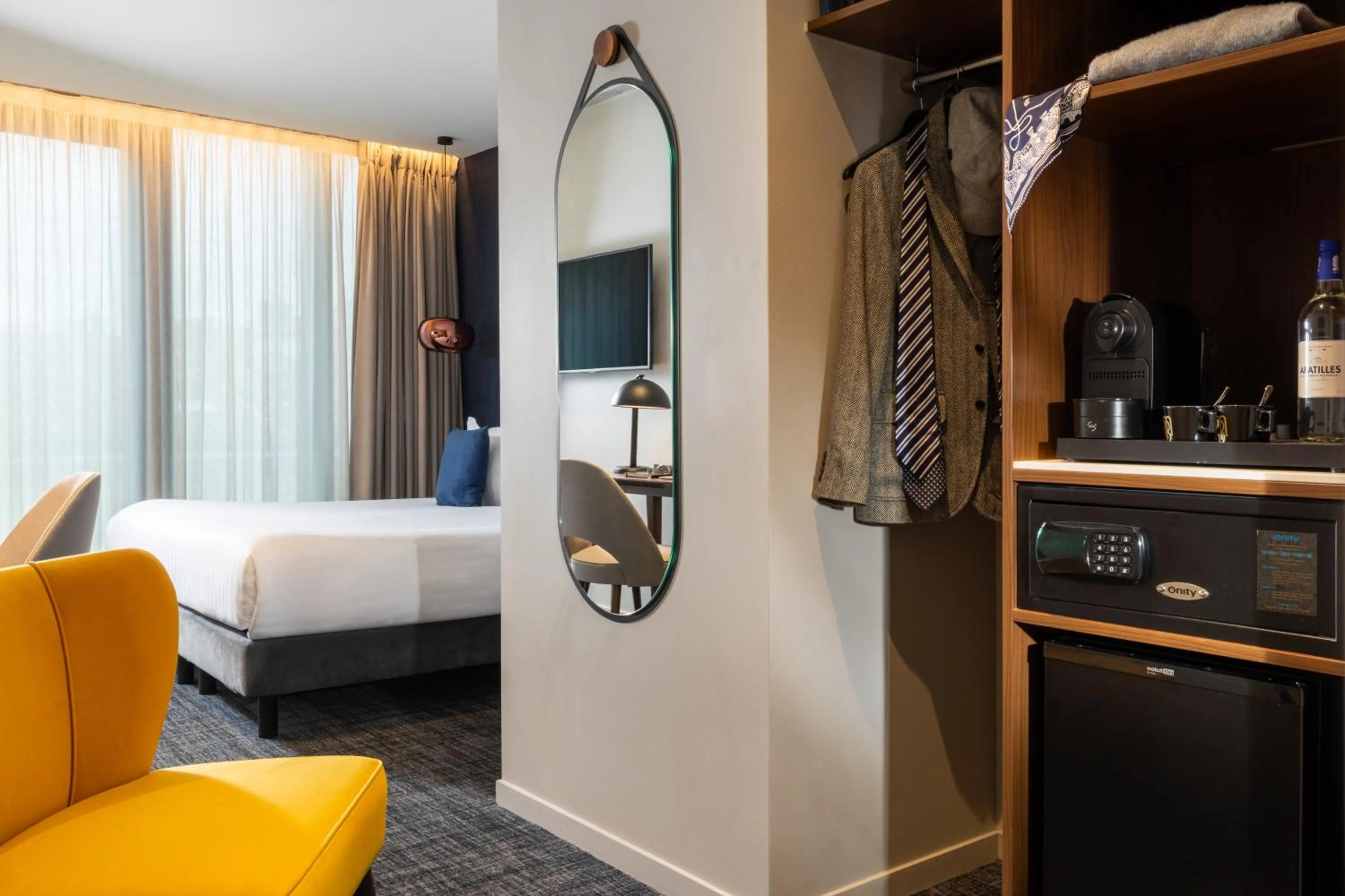 Bed in Hôtel La Maison Bord'eaux