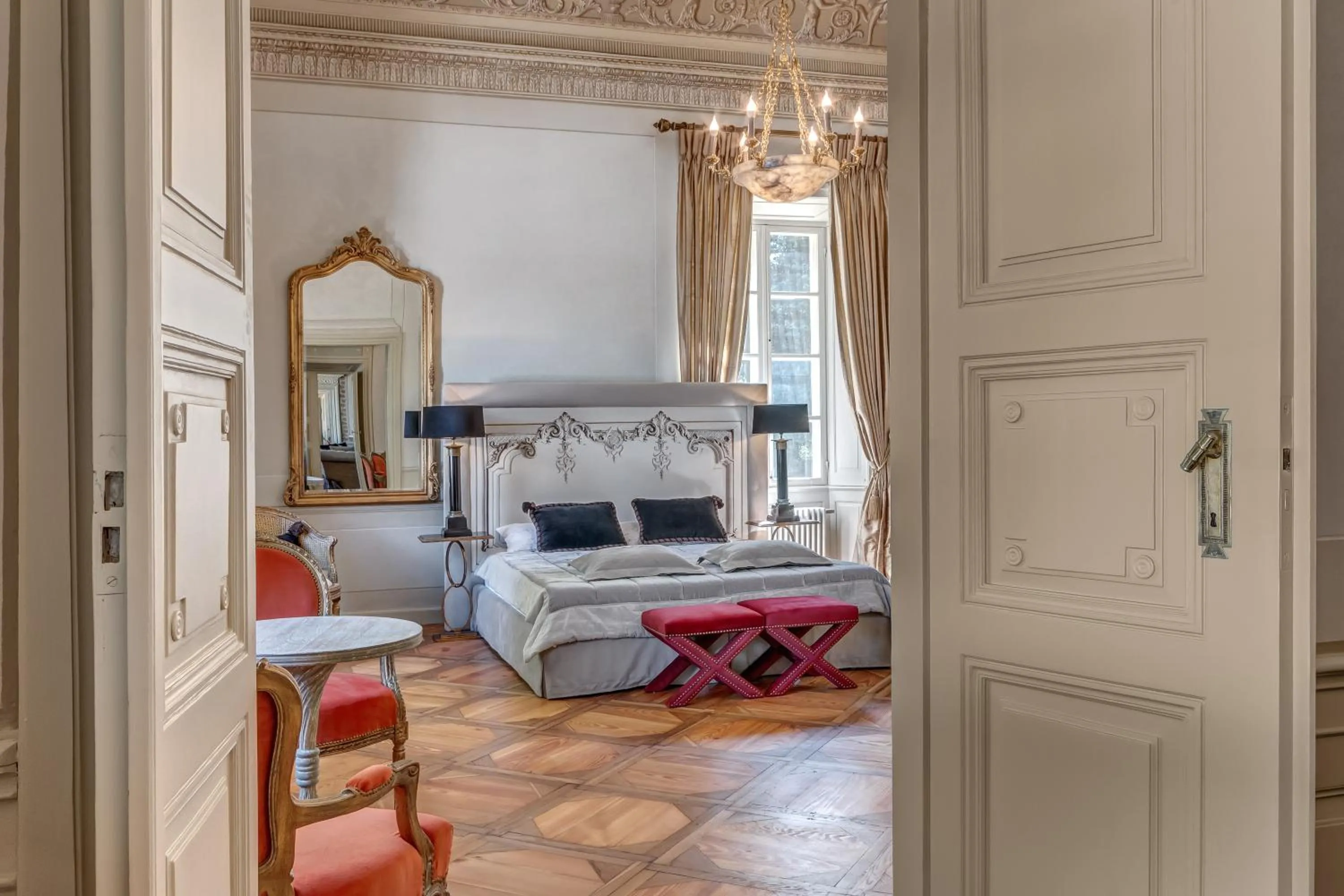 Living room, Bed in Hotel & Spa Pałac Mała Wieś