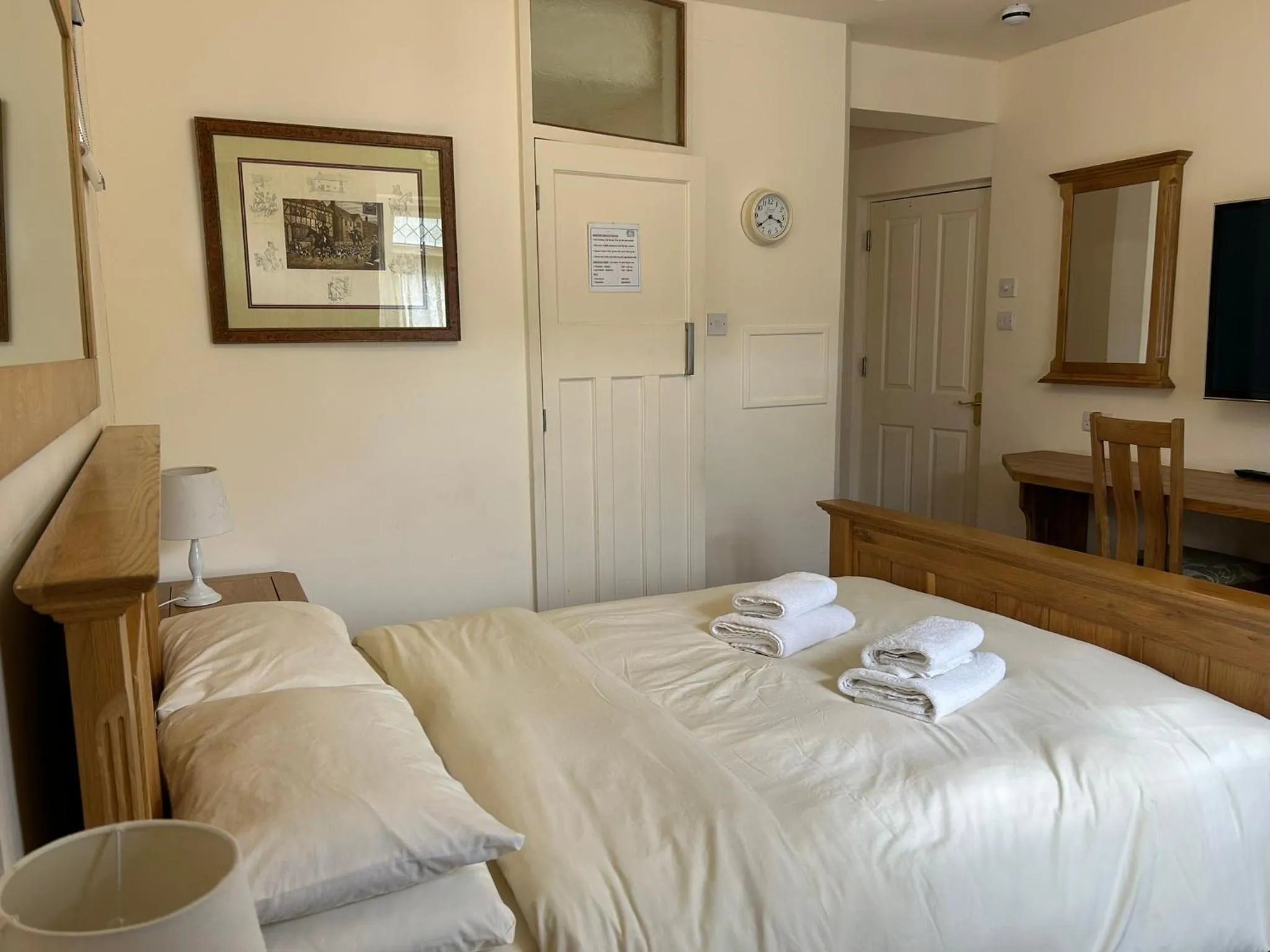 Bed in Oakwood Bed and Breakfast Heathrow