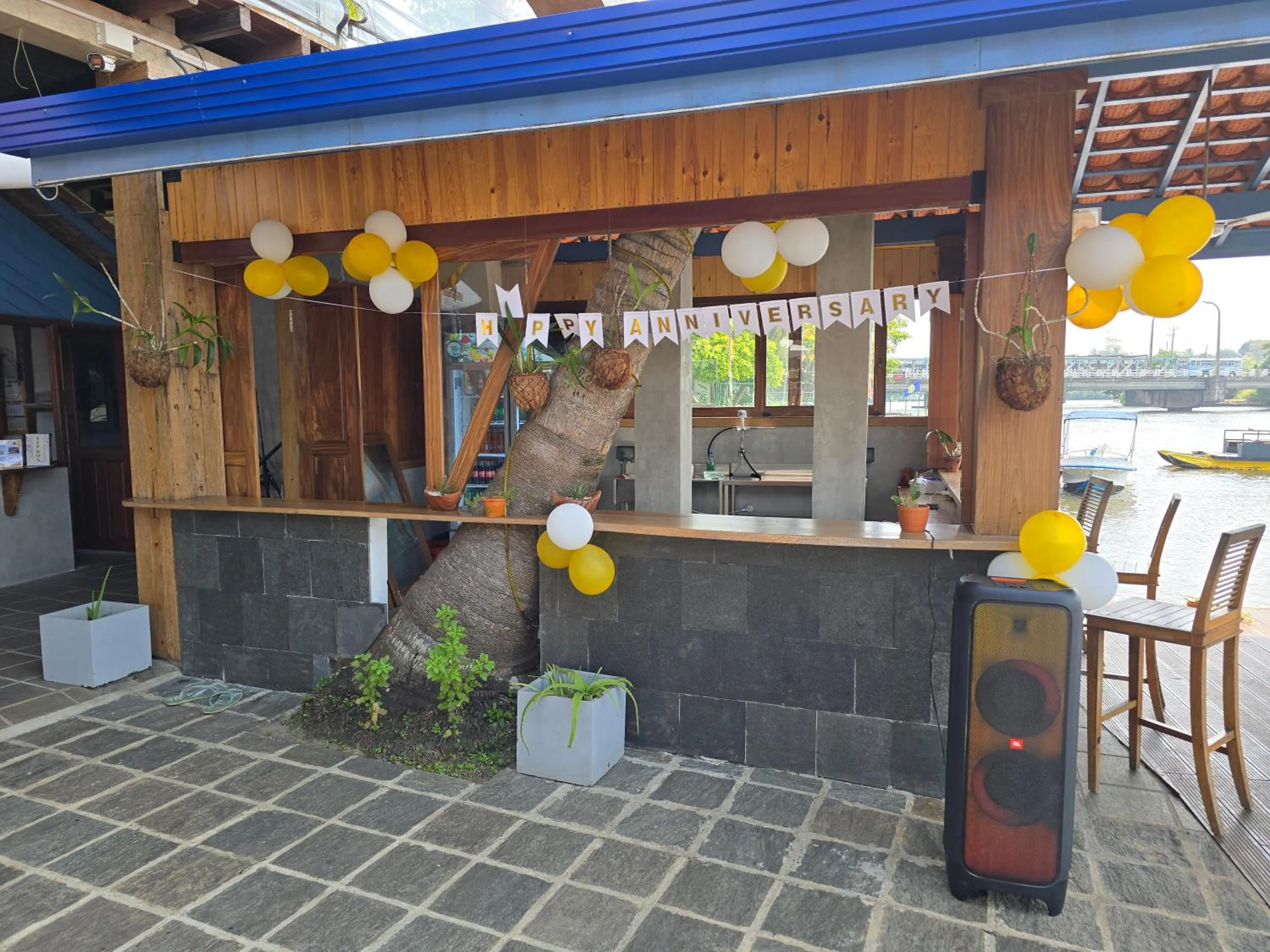 Restaurant/places to eat in Malu Banna