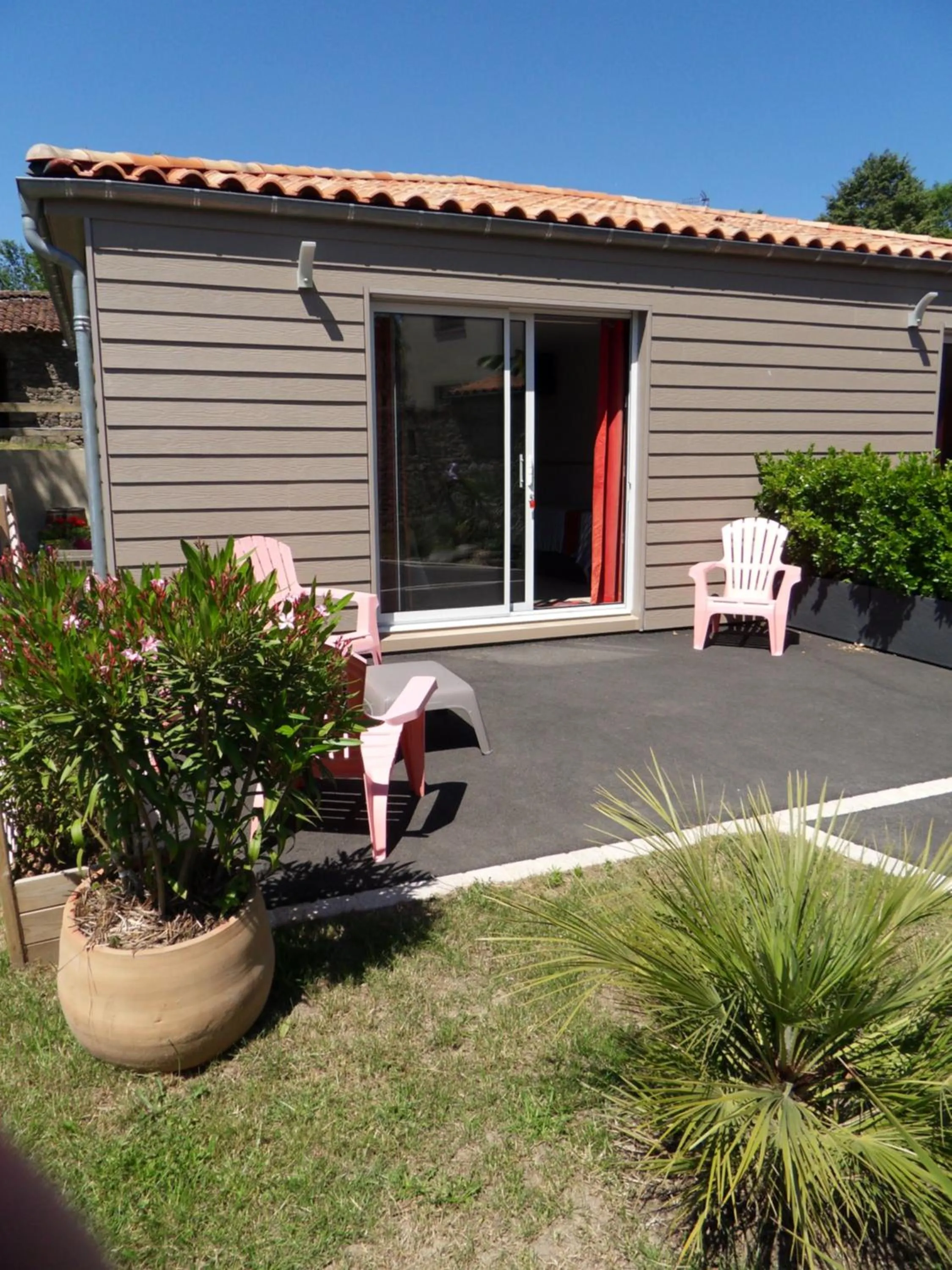 Property building in Au Petit Bignon