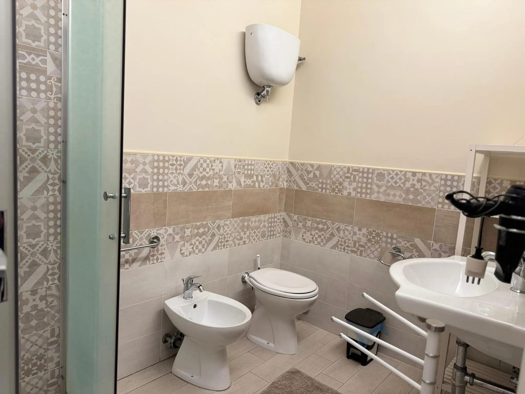 Bathroom in Maison Bijou Guest House