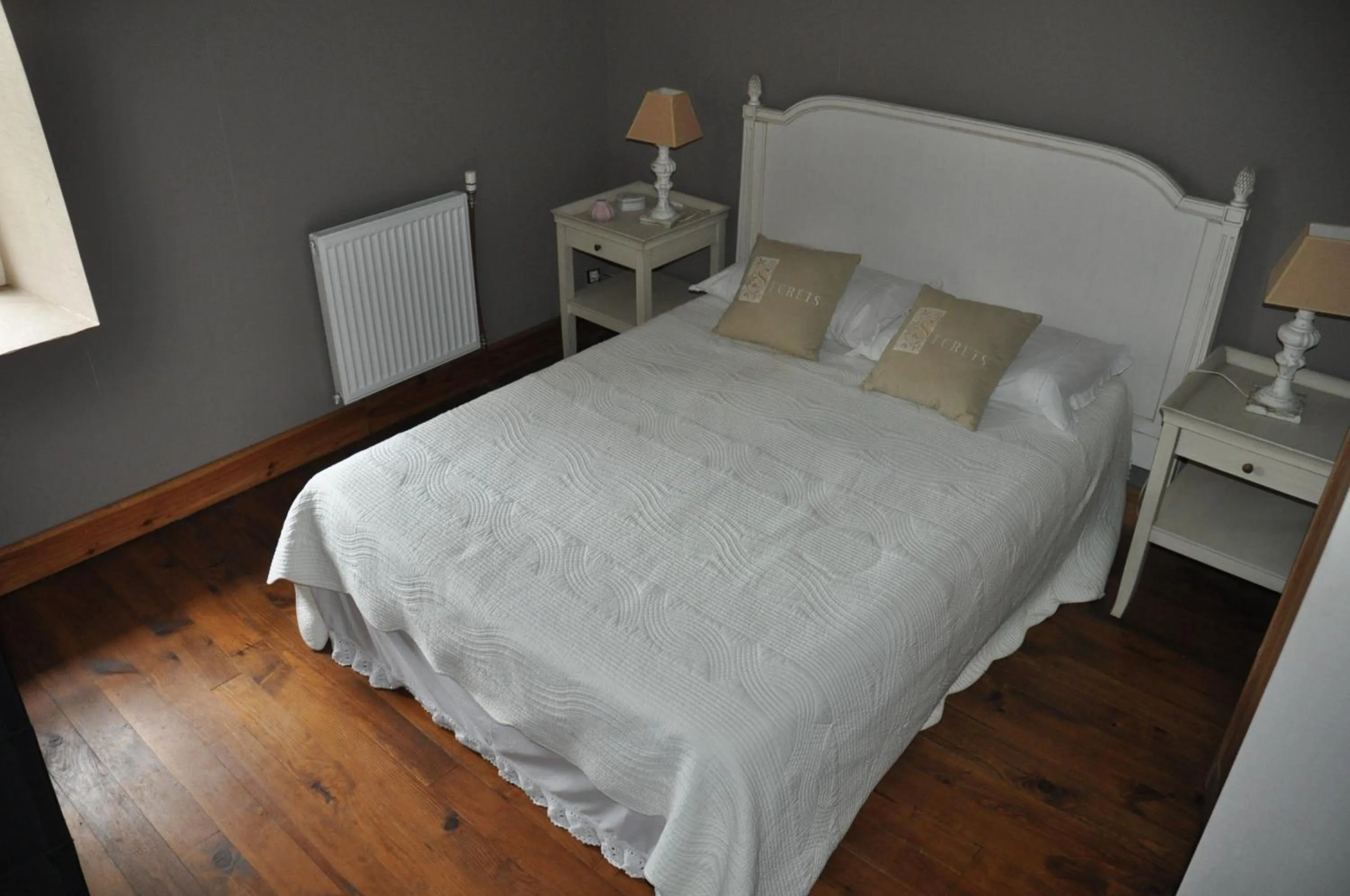 Photo of the whole room, Bed in Moulin de morance
