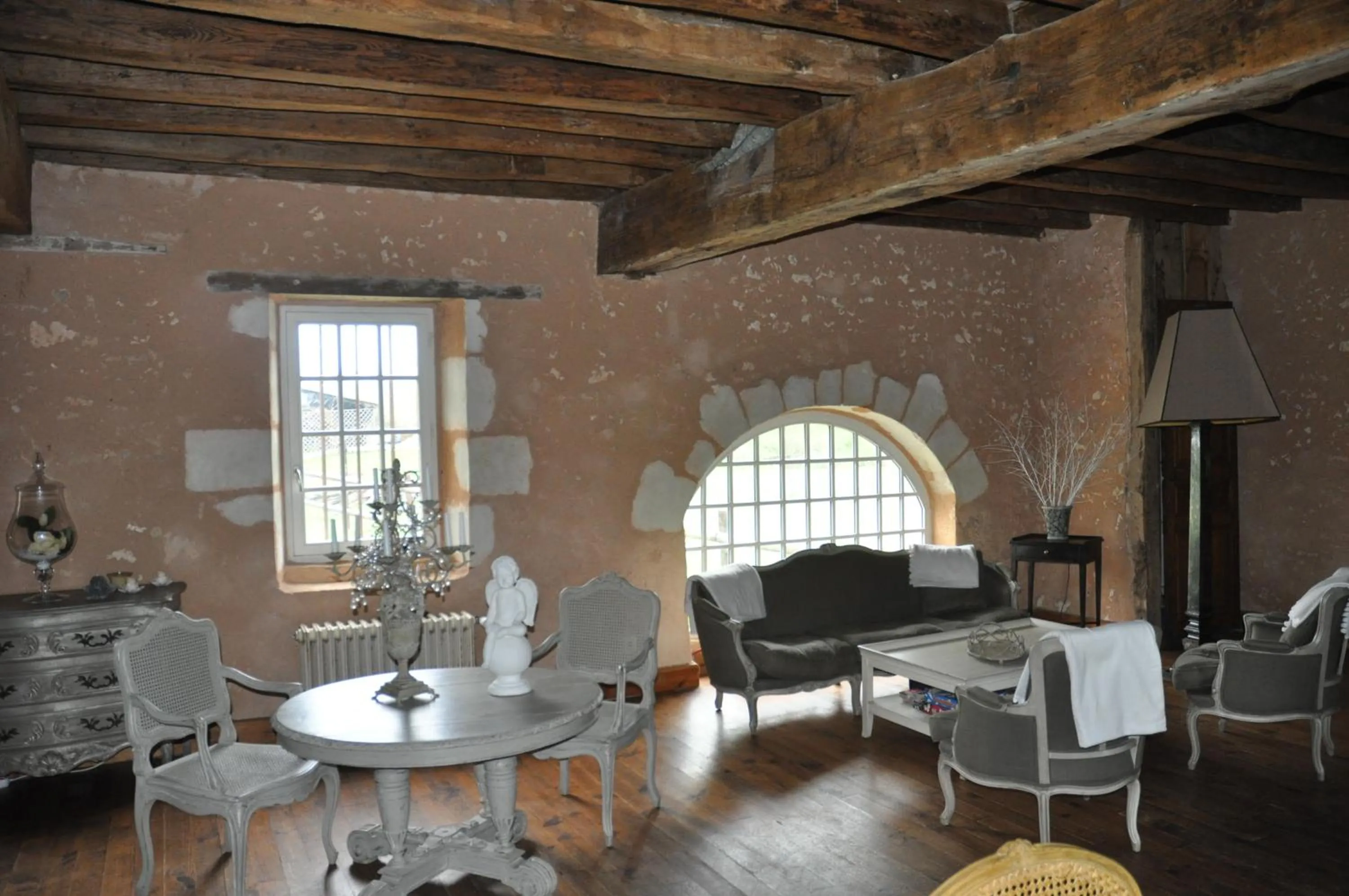 Communal lounge/ TV room in Moulin de morance