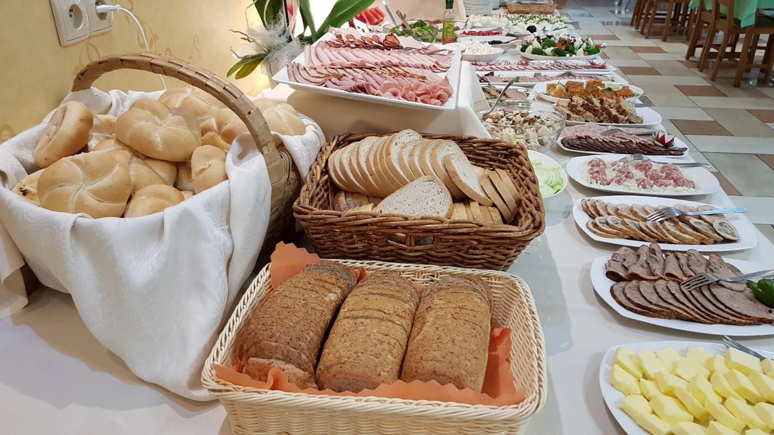 Buffet breakfast in O.W. Krakus II - Domki i Pokoje