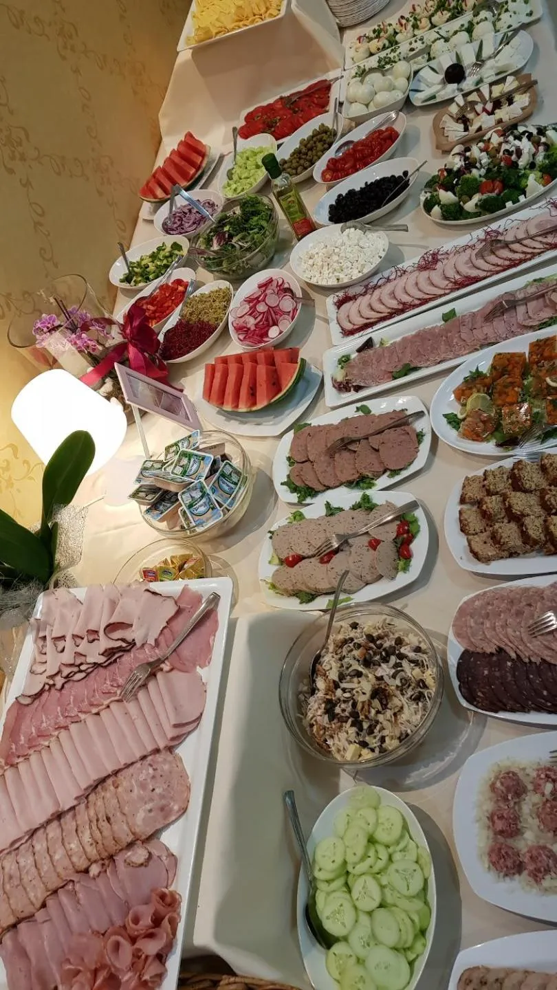 Buffet breakfast in O.W. Krakus II - Domki i Pokoje
