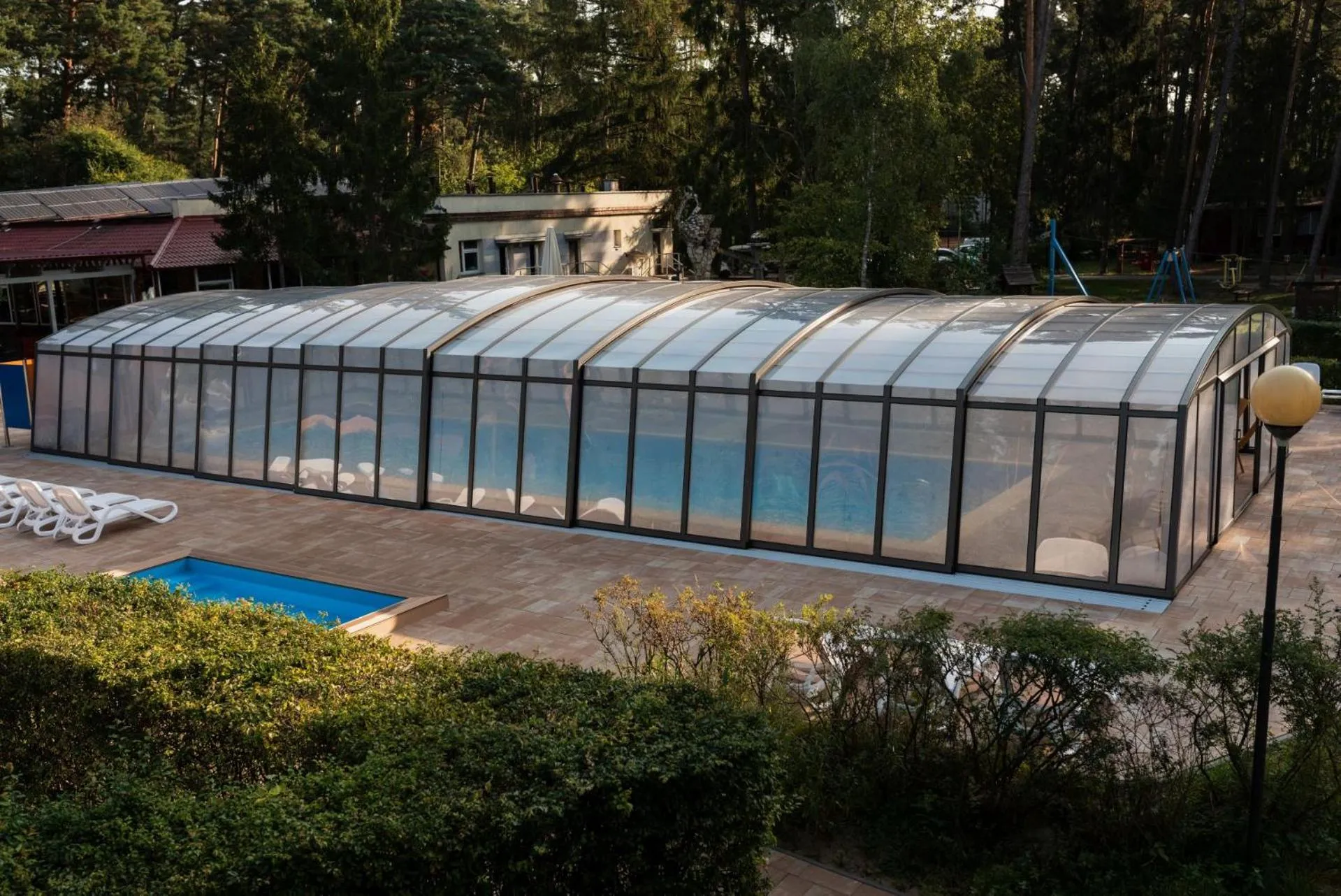 Swimming pool in O.W. Krakus II - Domki i Pokoje