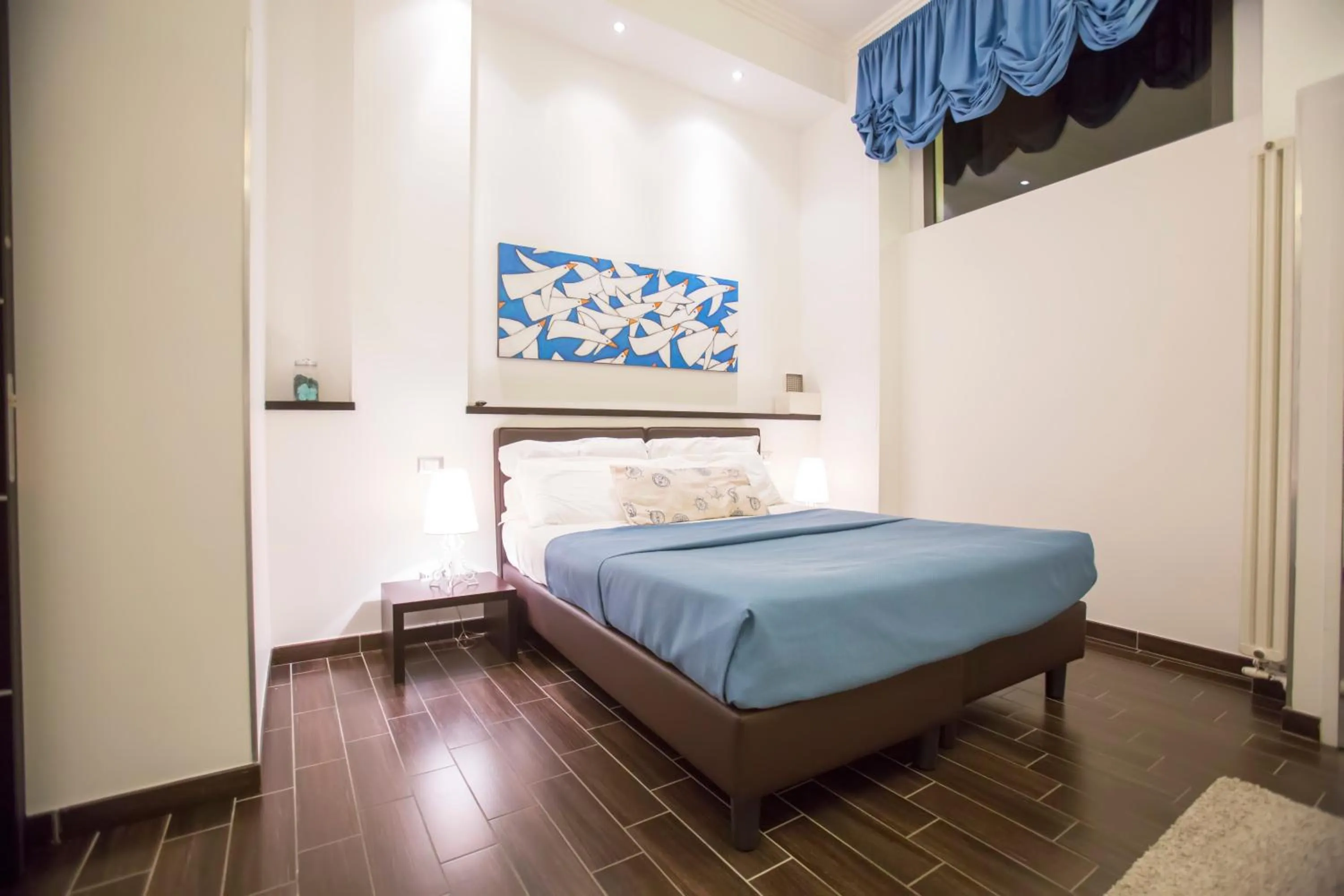 Photo of the whole room, Bed in Bbqueen