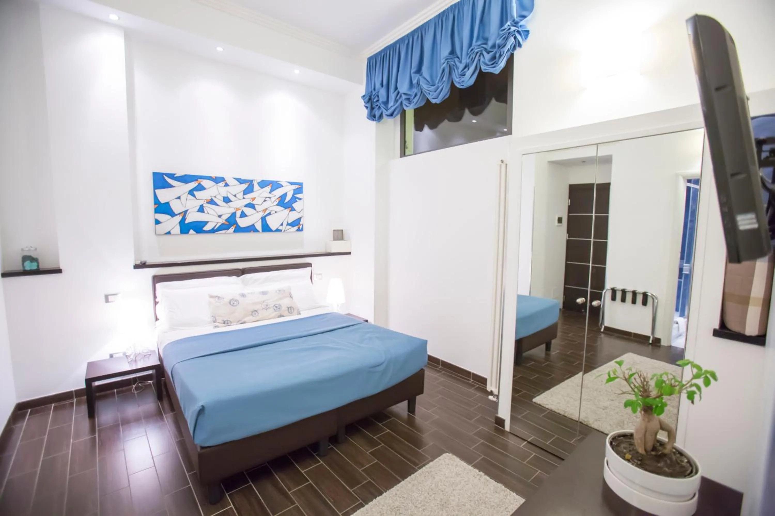 Photo of the whole room, Bed in Bbqueen