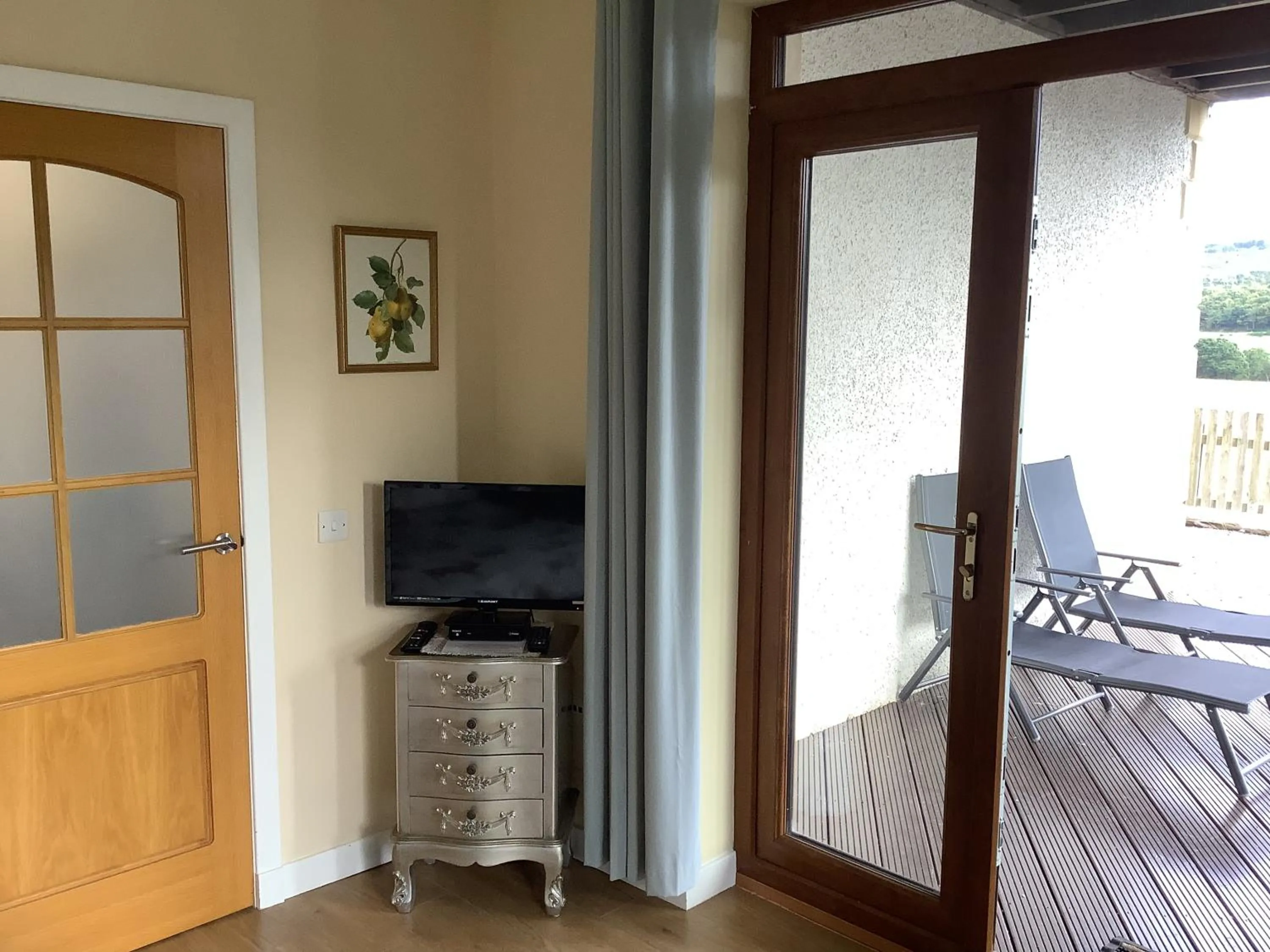 TV and multimedia in Doura Lodge