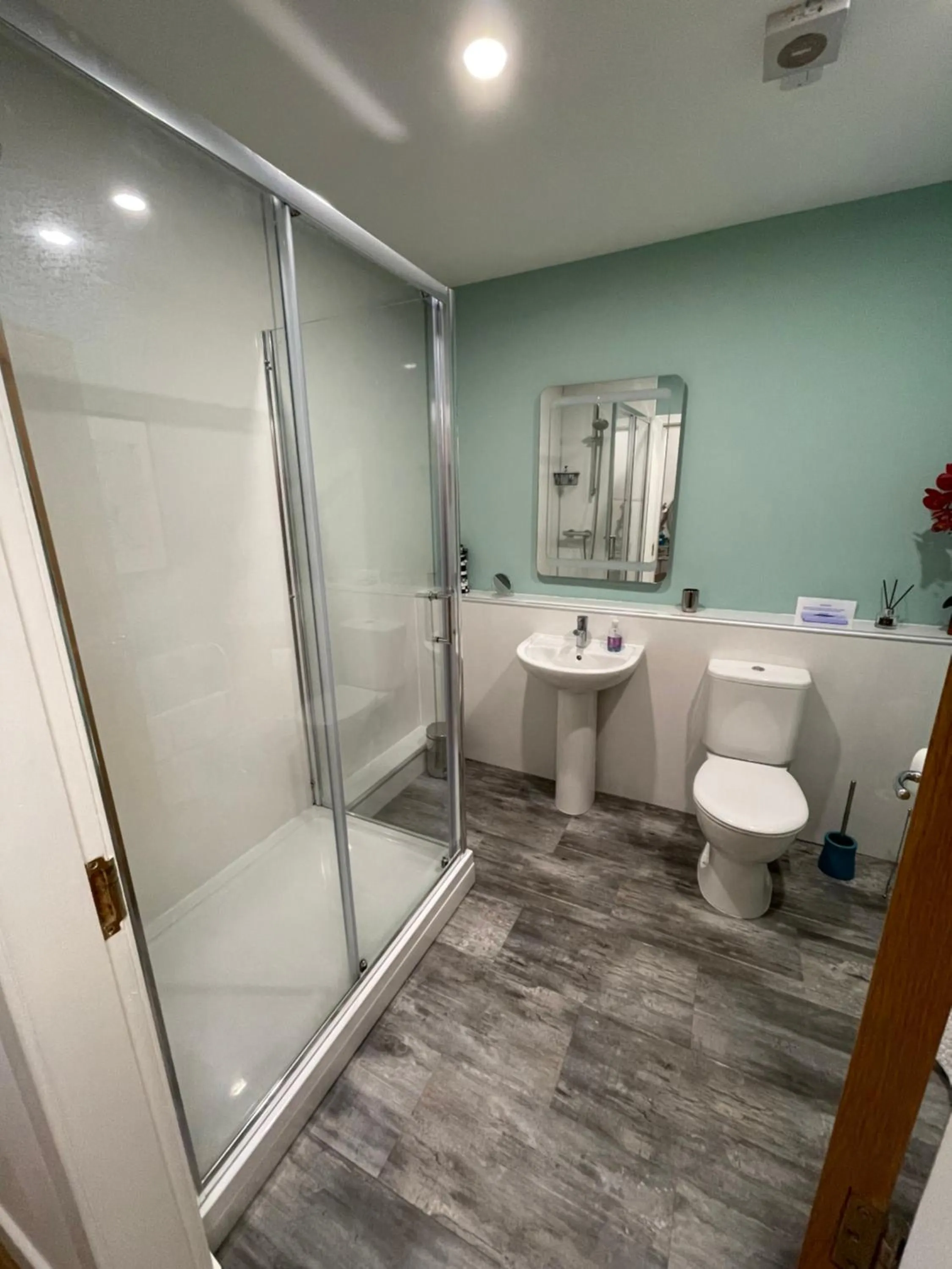 Shower in Doura Lodge