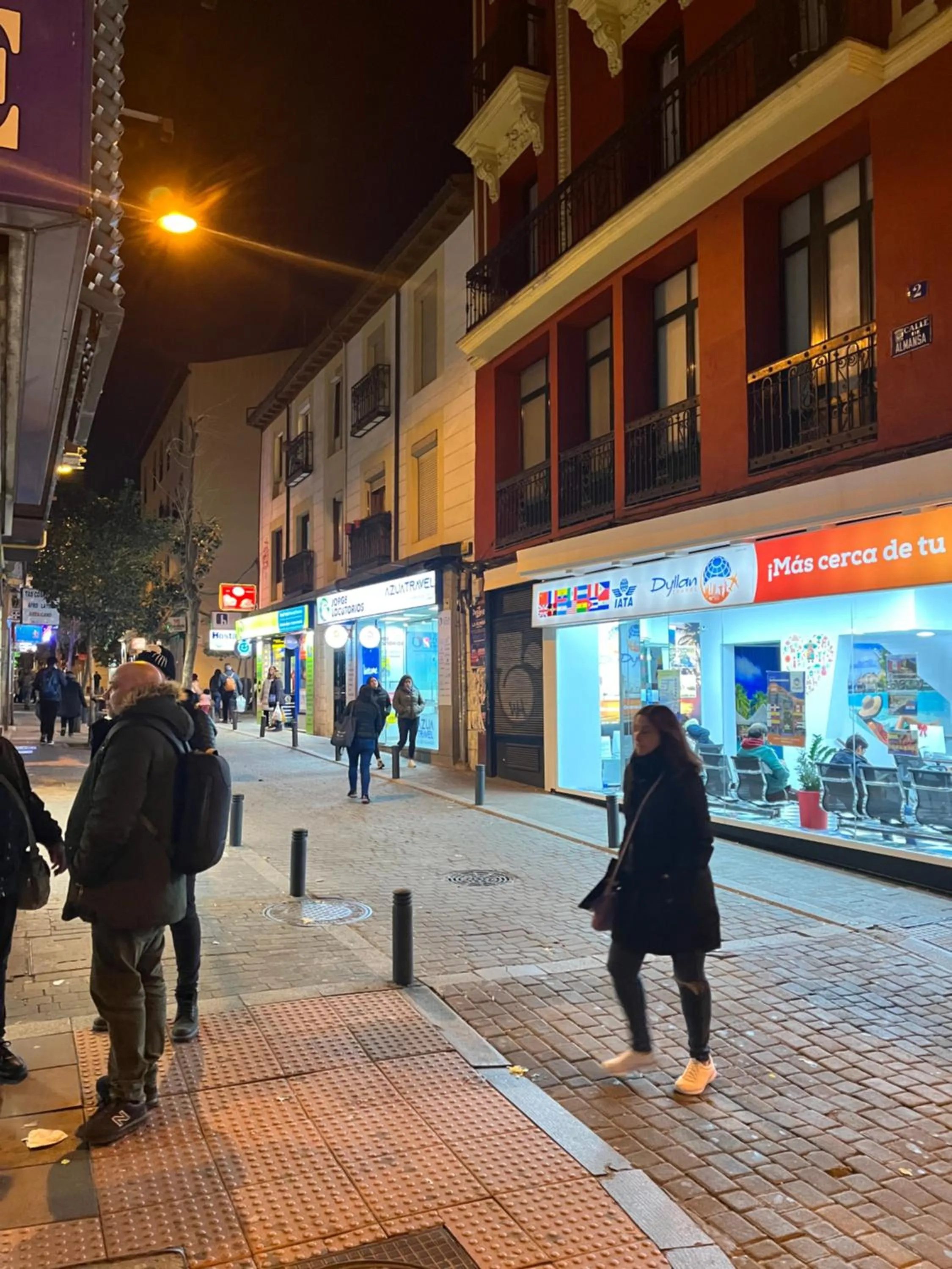 Night in Casa de Huéspedes Almansa