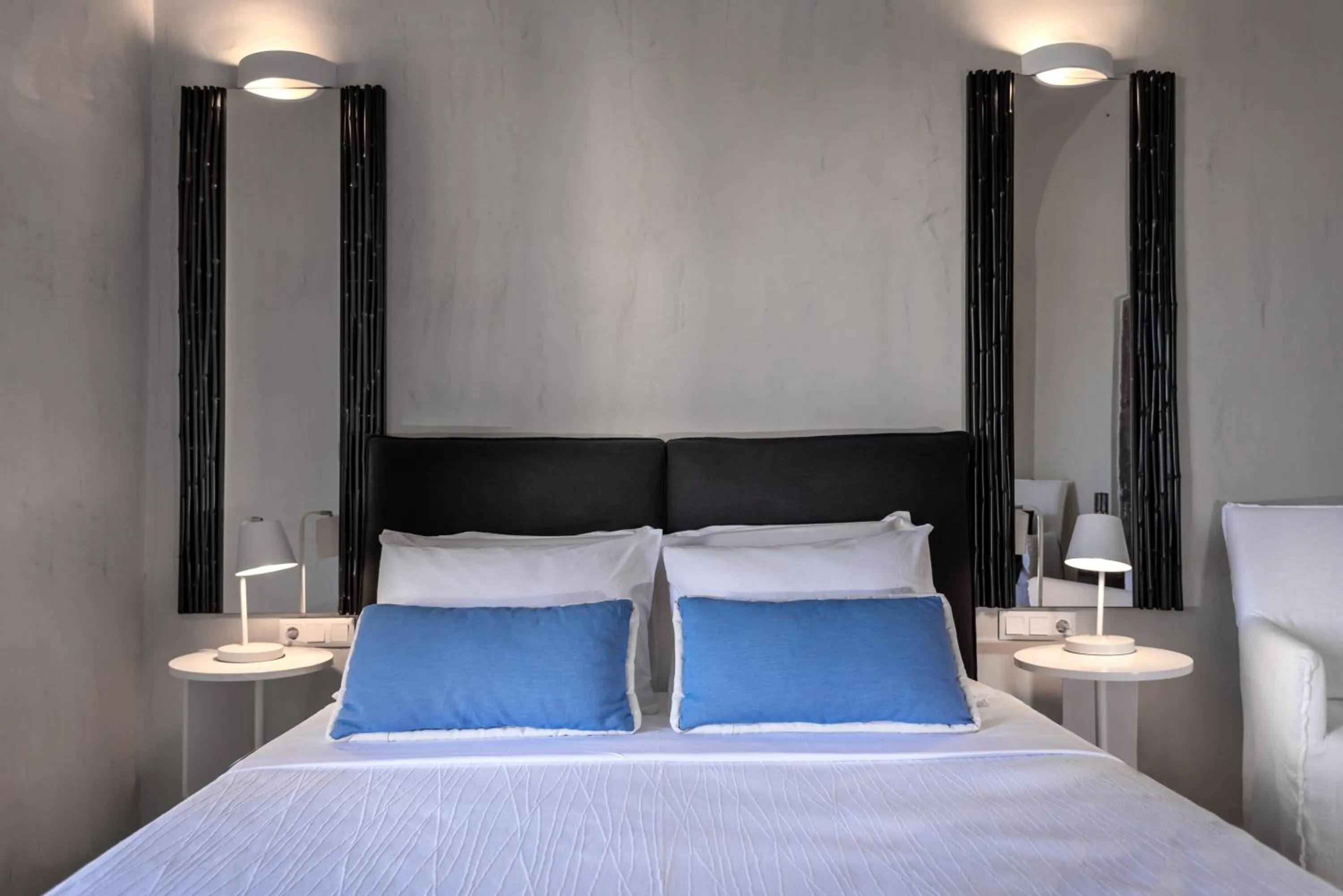Bedroom, Bed in Mythical Blue Luxury Suites
