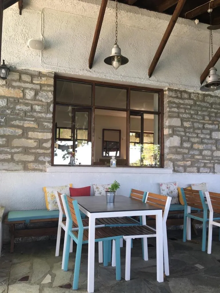 Restaurant/places to eat in Olympos Hotel