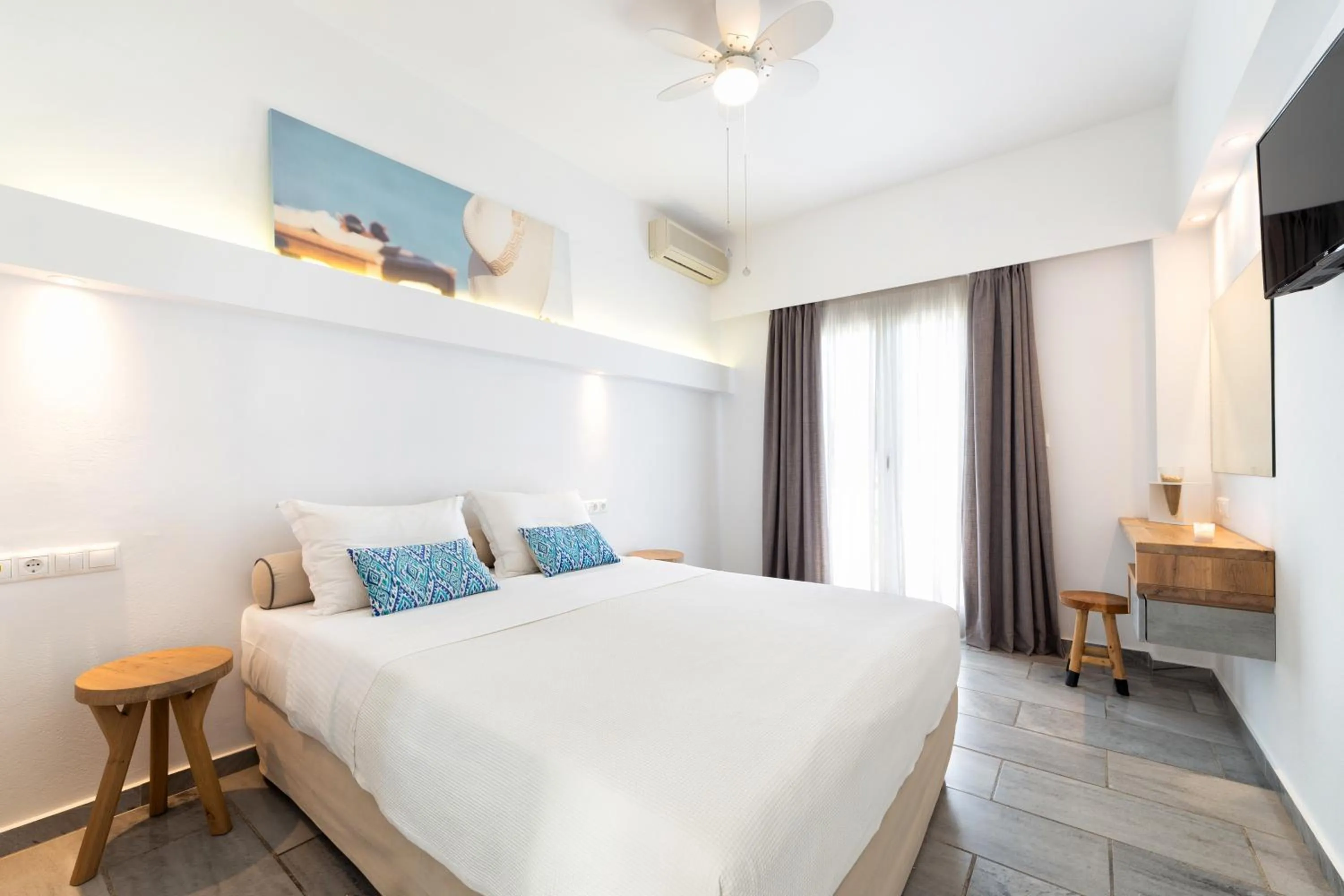 Photo of the whole room, Bed in Golden Beach Hotel