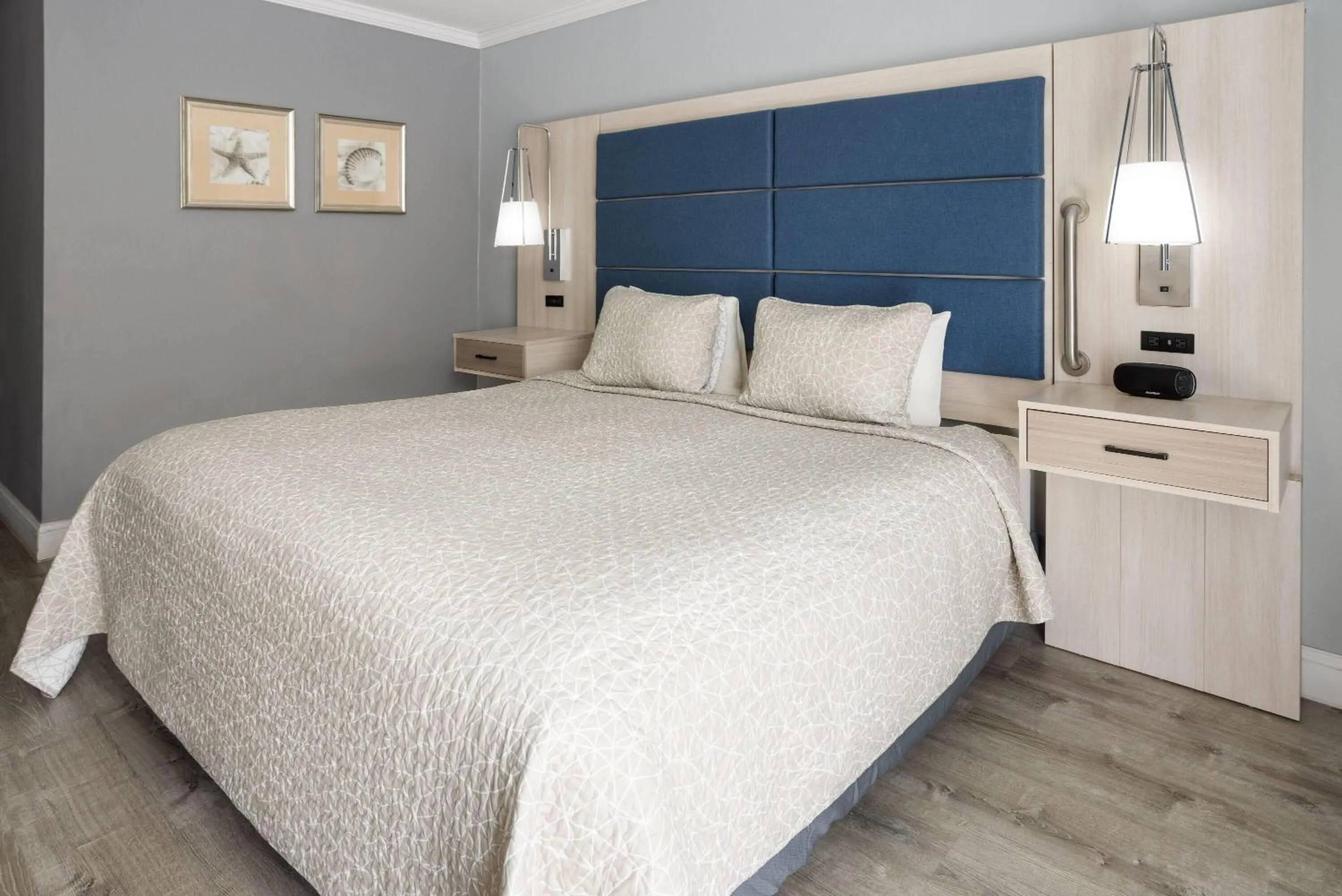 Photo of the whole room, Bed in All Seasons Resort, Trademark Collection by Wyndham