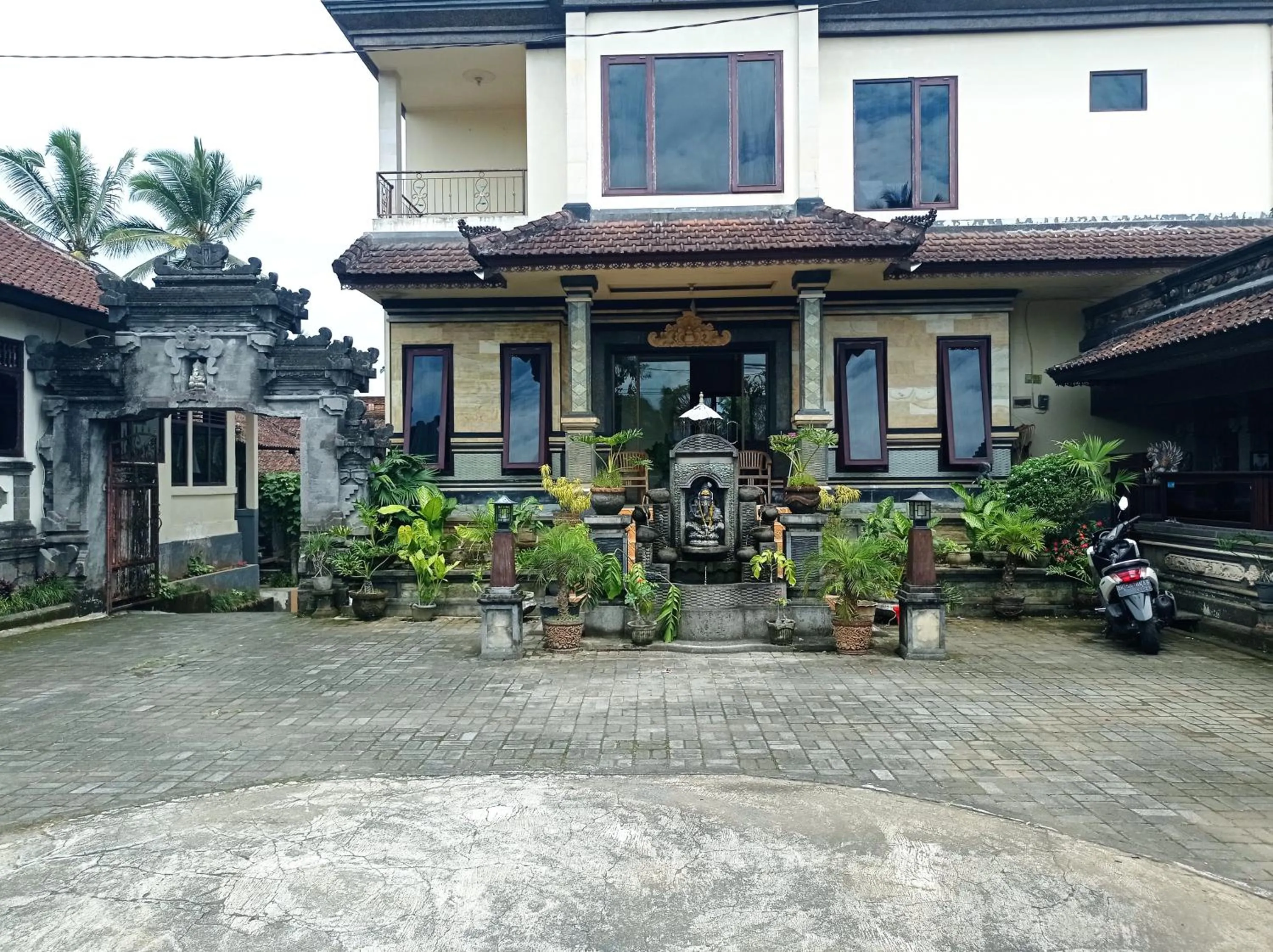 Hotel Mawar Sari Mitra RedDoorz