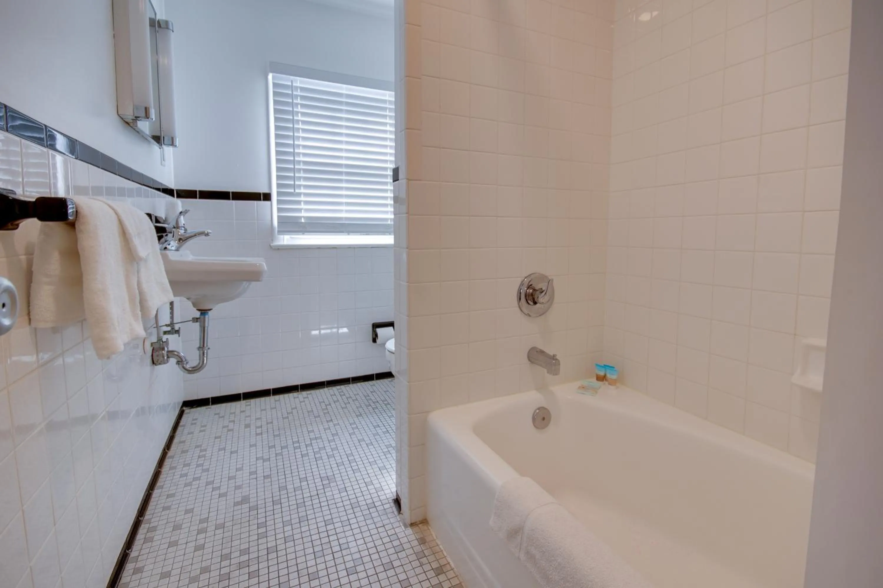 Bathroom in Empress Motel