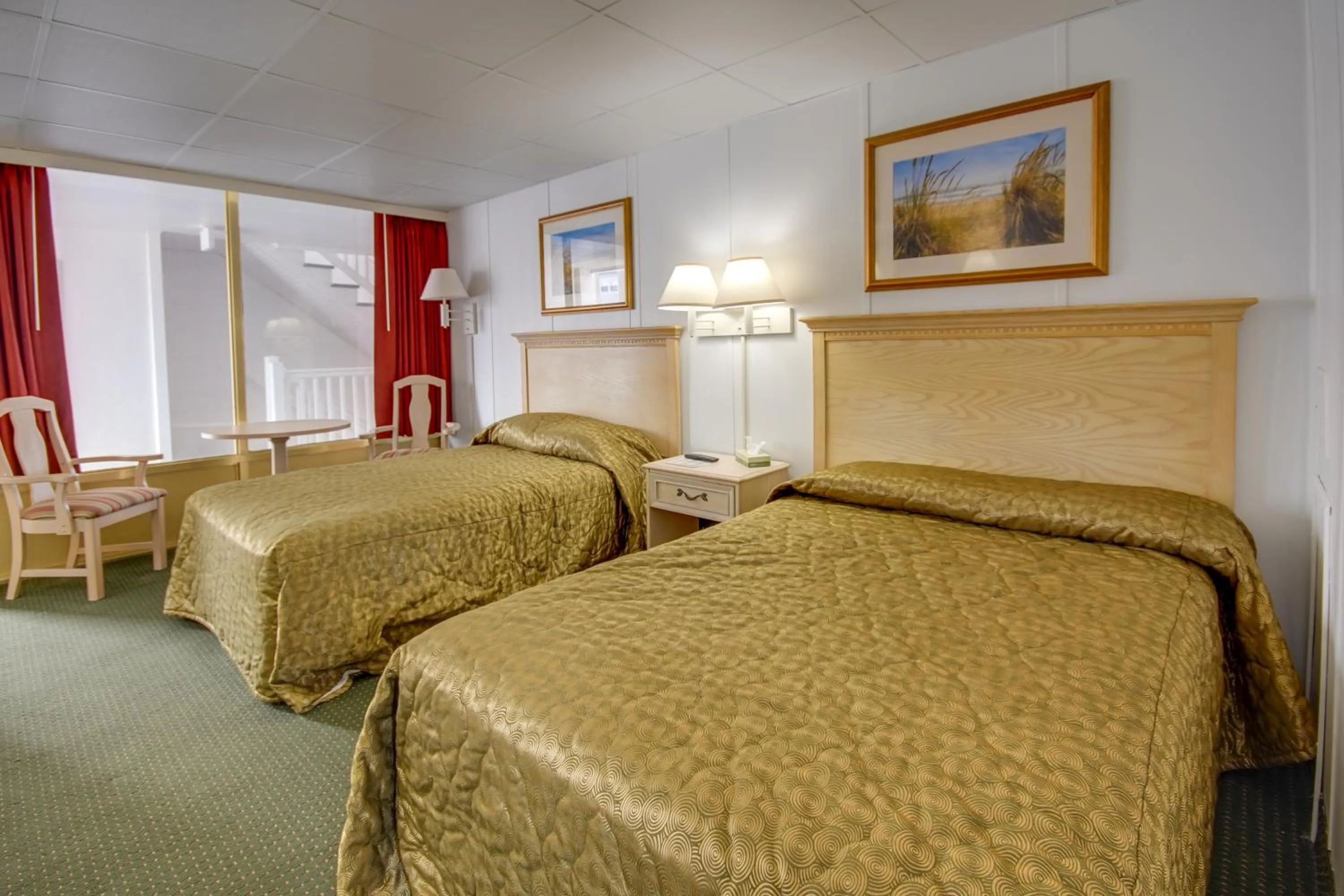 Bedroom, Bed in Empress Motel