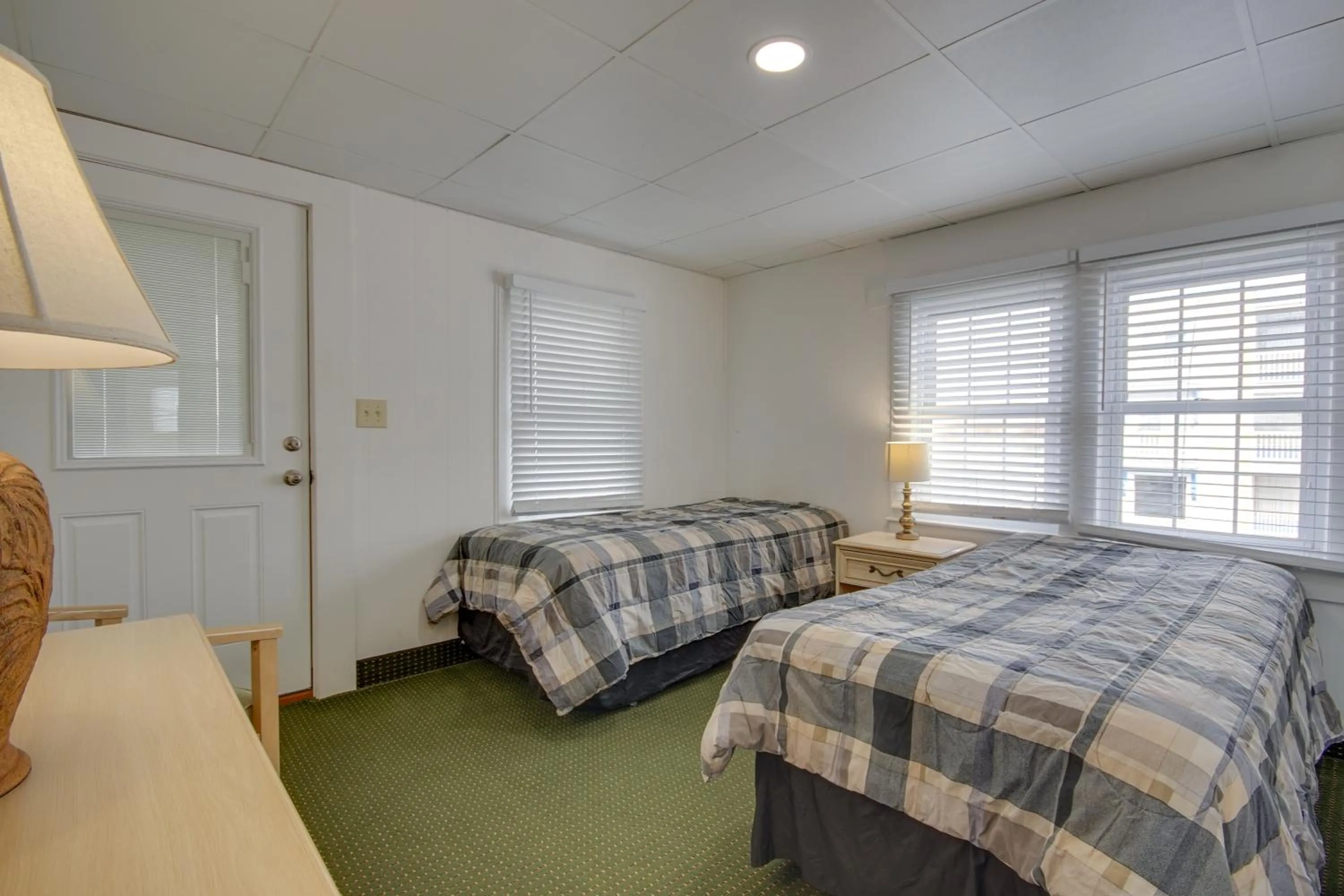 Bedroom, Bed in Empress Motel