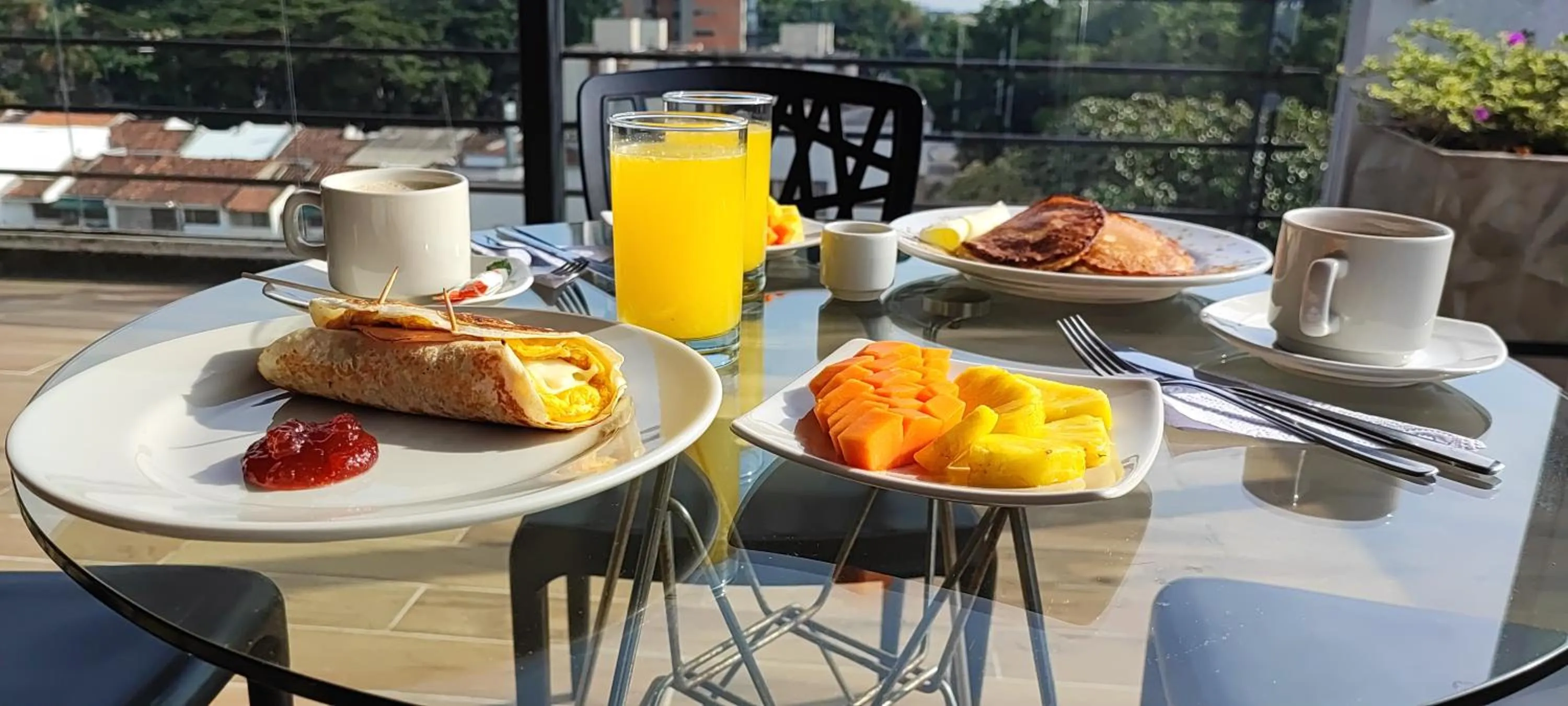 Food and drinks in Hotel El Alba