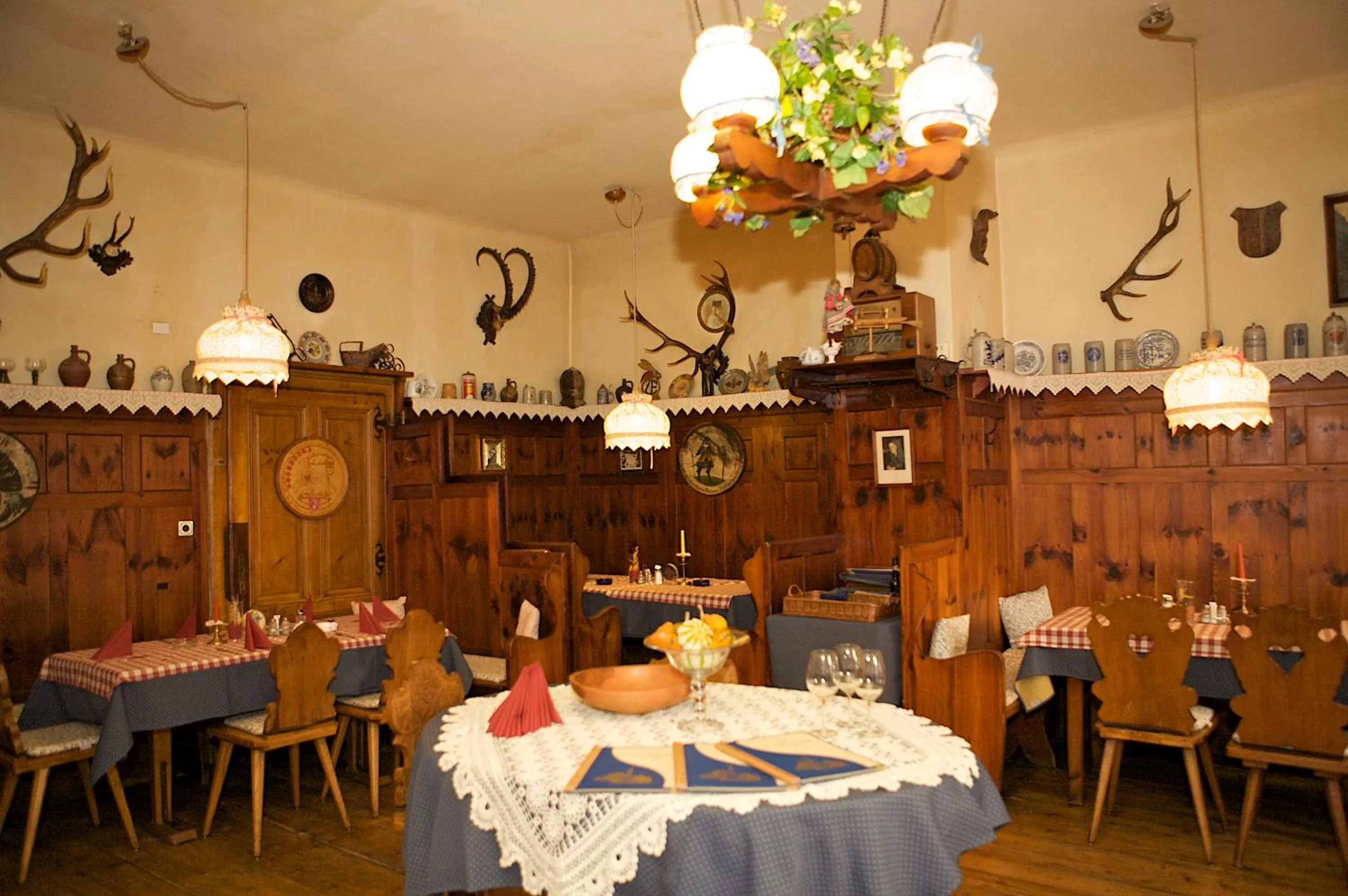 Restaurant/places to eat in Gasthof Roderich Hotel
