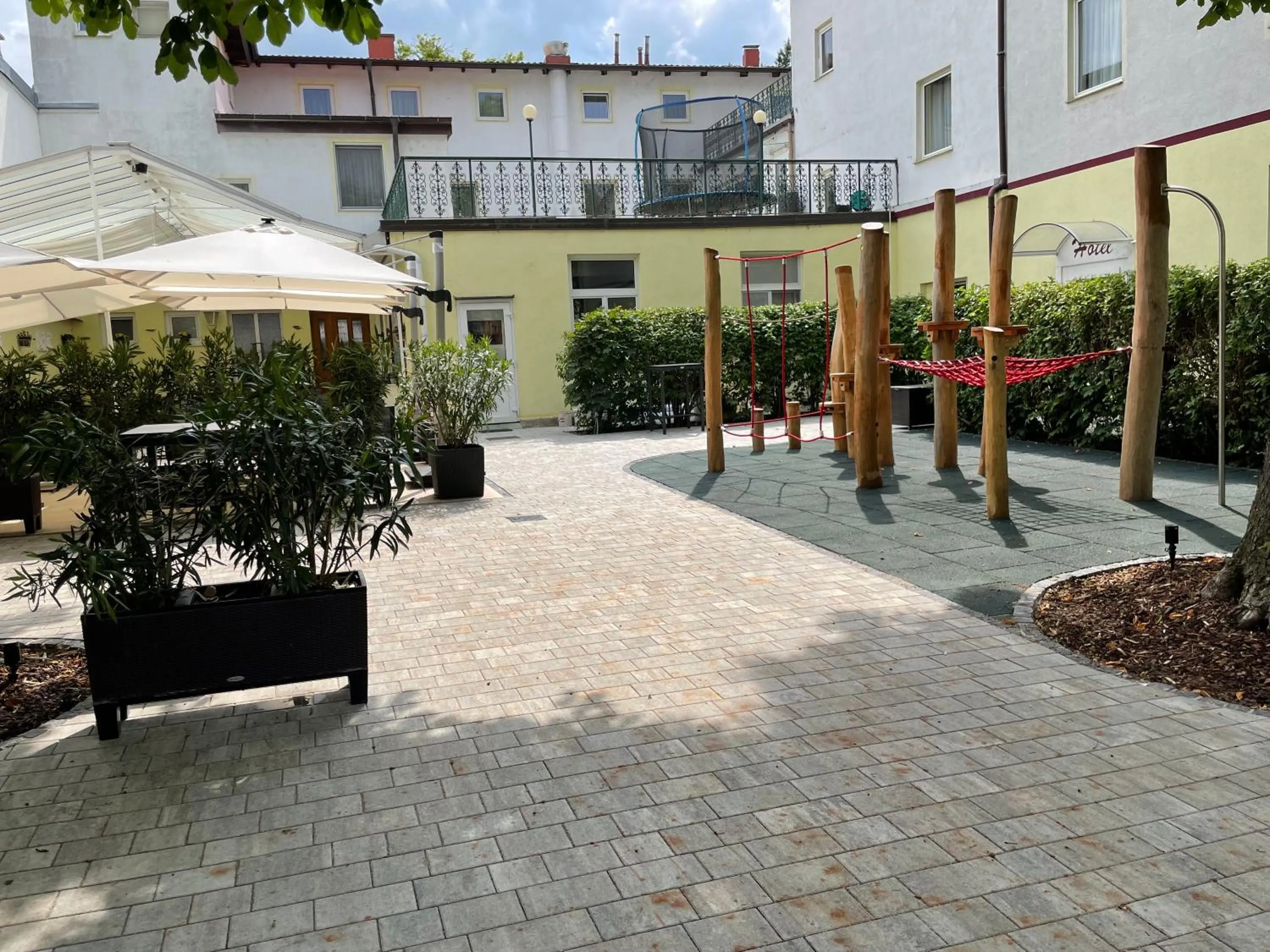 Property building in Gasthof Roderich Hotel