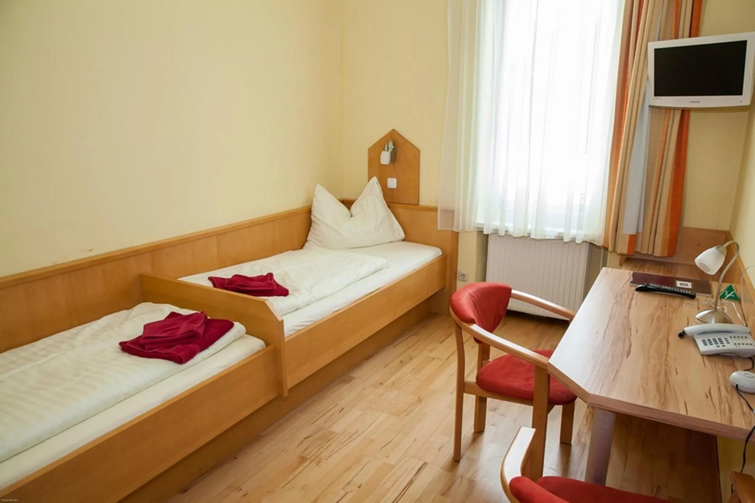 Photo of the whole room, Bed in Gasthof Roderich Hotel