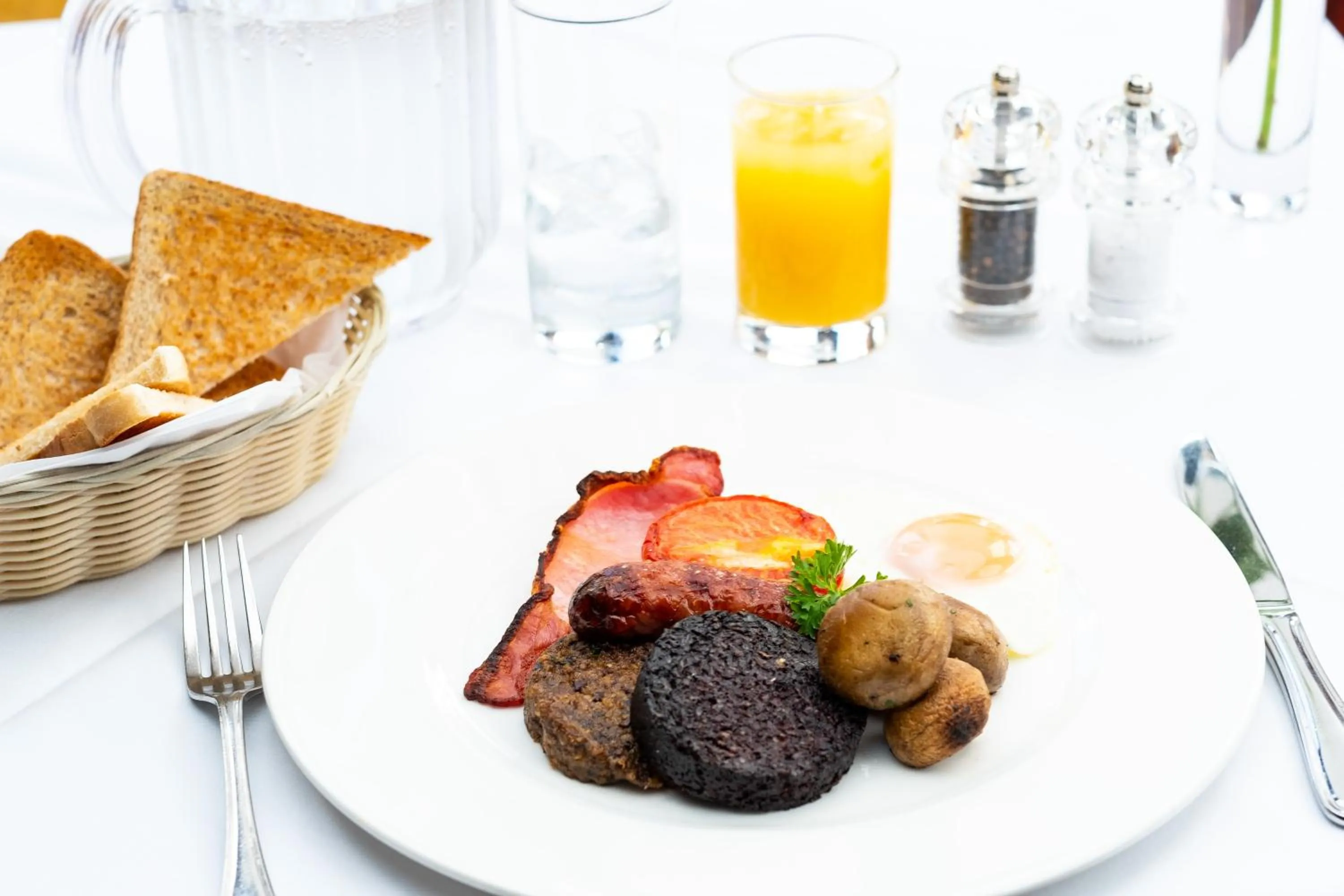 Breakfast in Garvock House Hotel