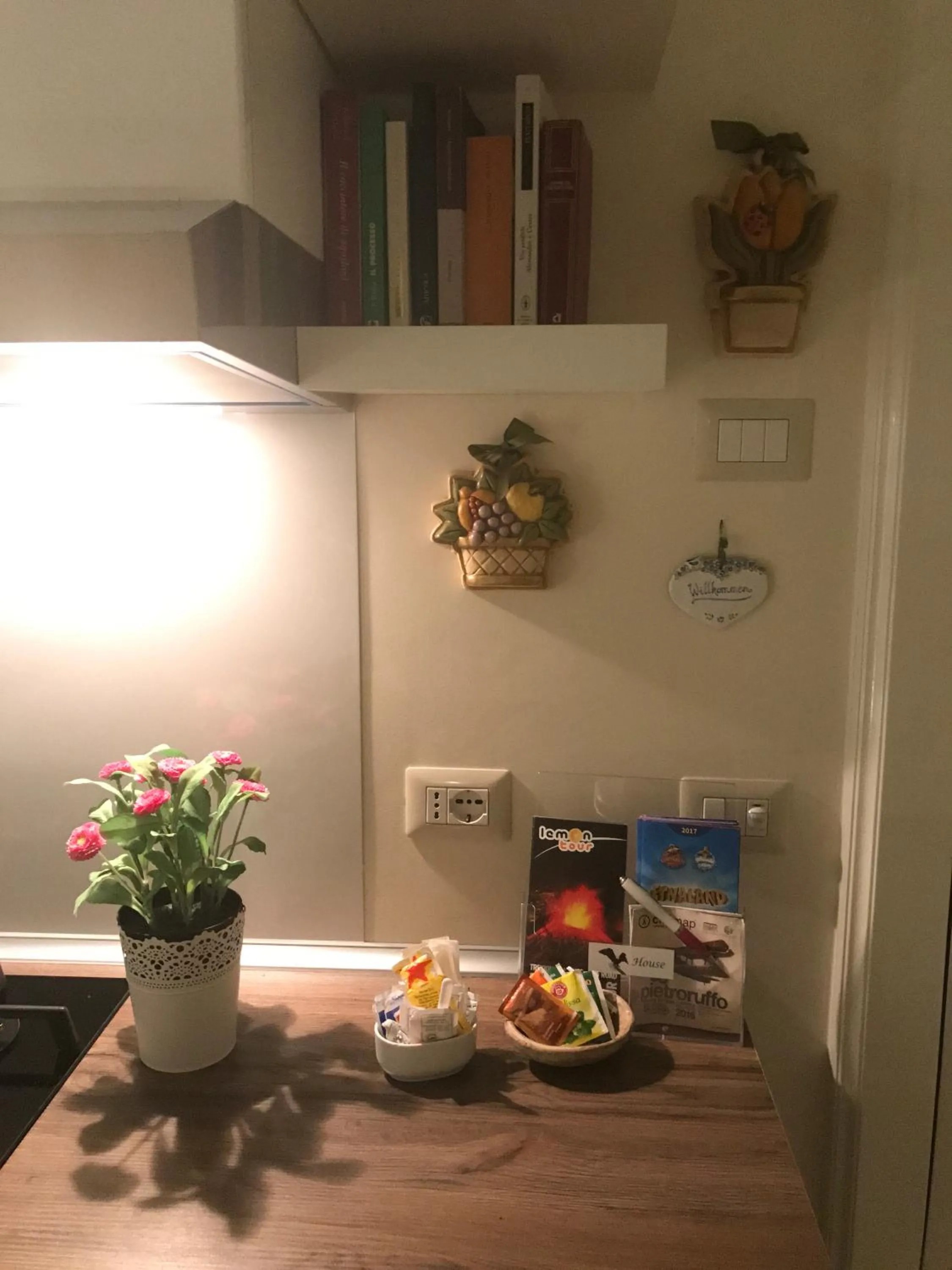 Communal lounge/ TV room in Aquila house