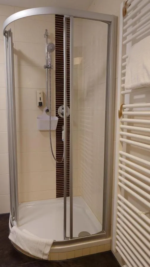 Shower in Schlabecks # Fränkischer Hof # Pegnitz