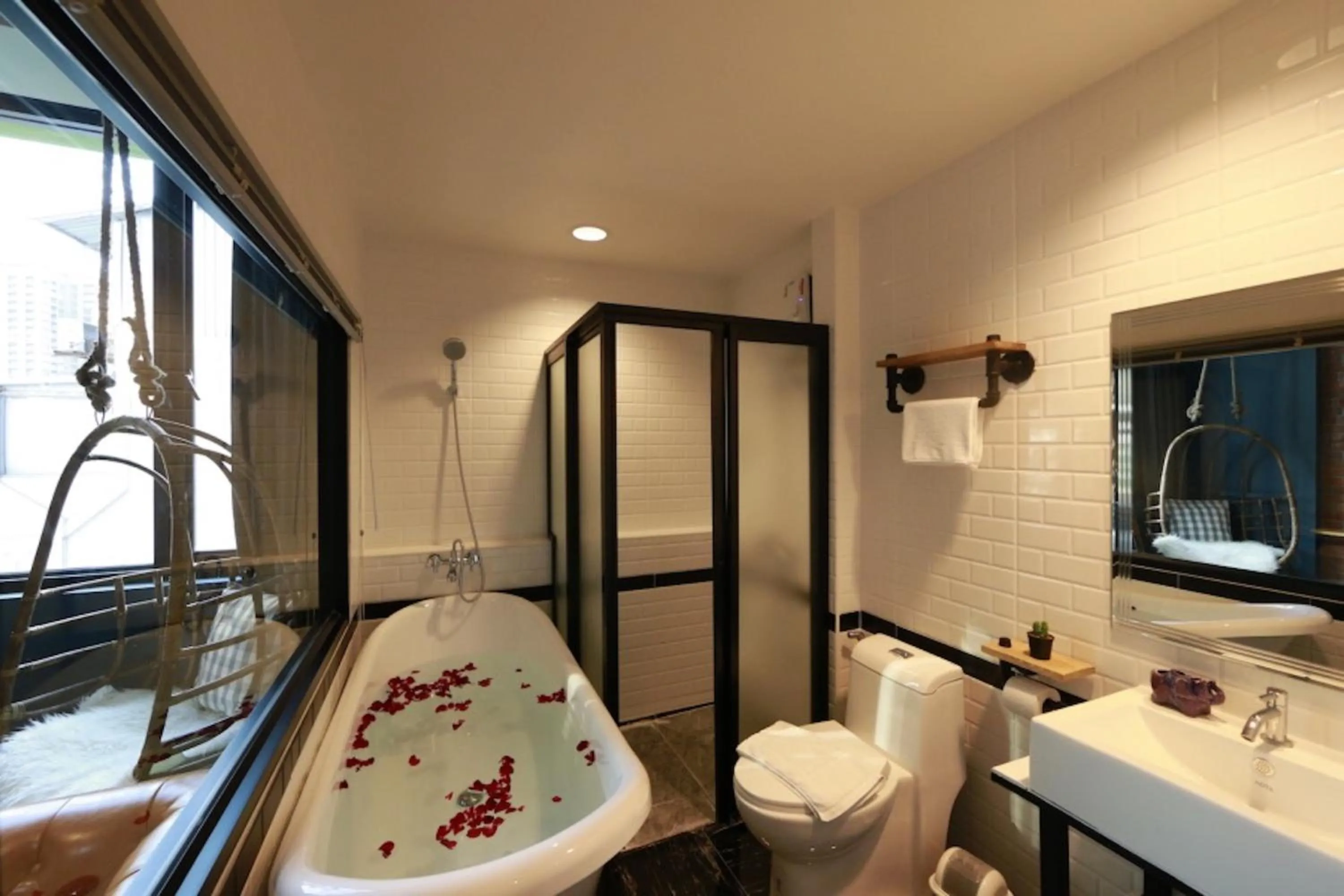 Photo of the whole room in Adagio Bangkok