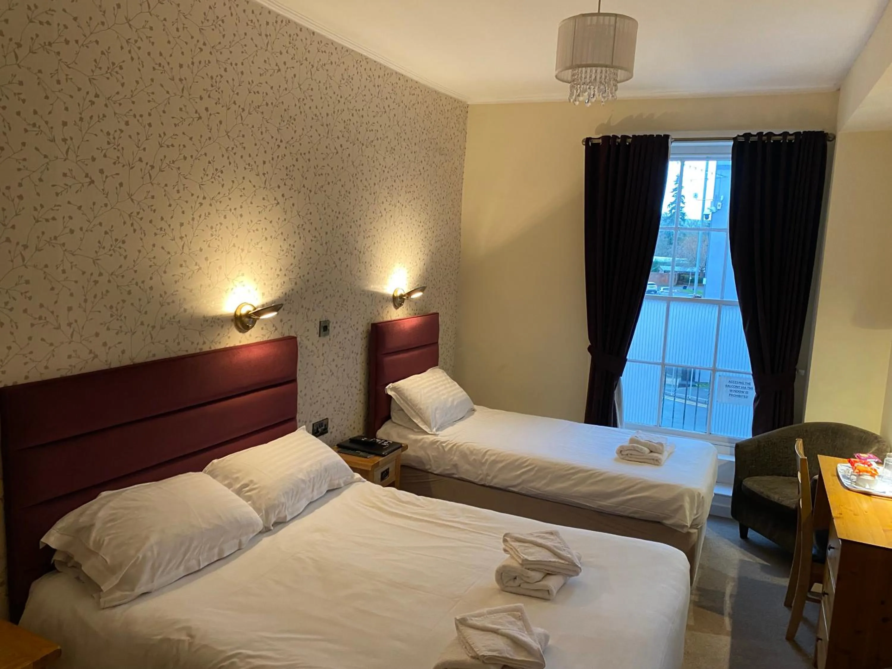 Bed in The Elephant & Castle Hotel