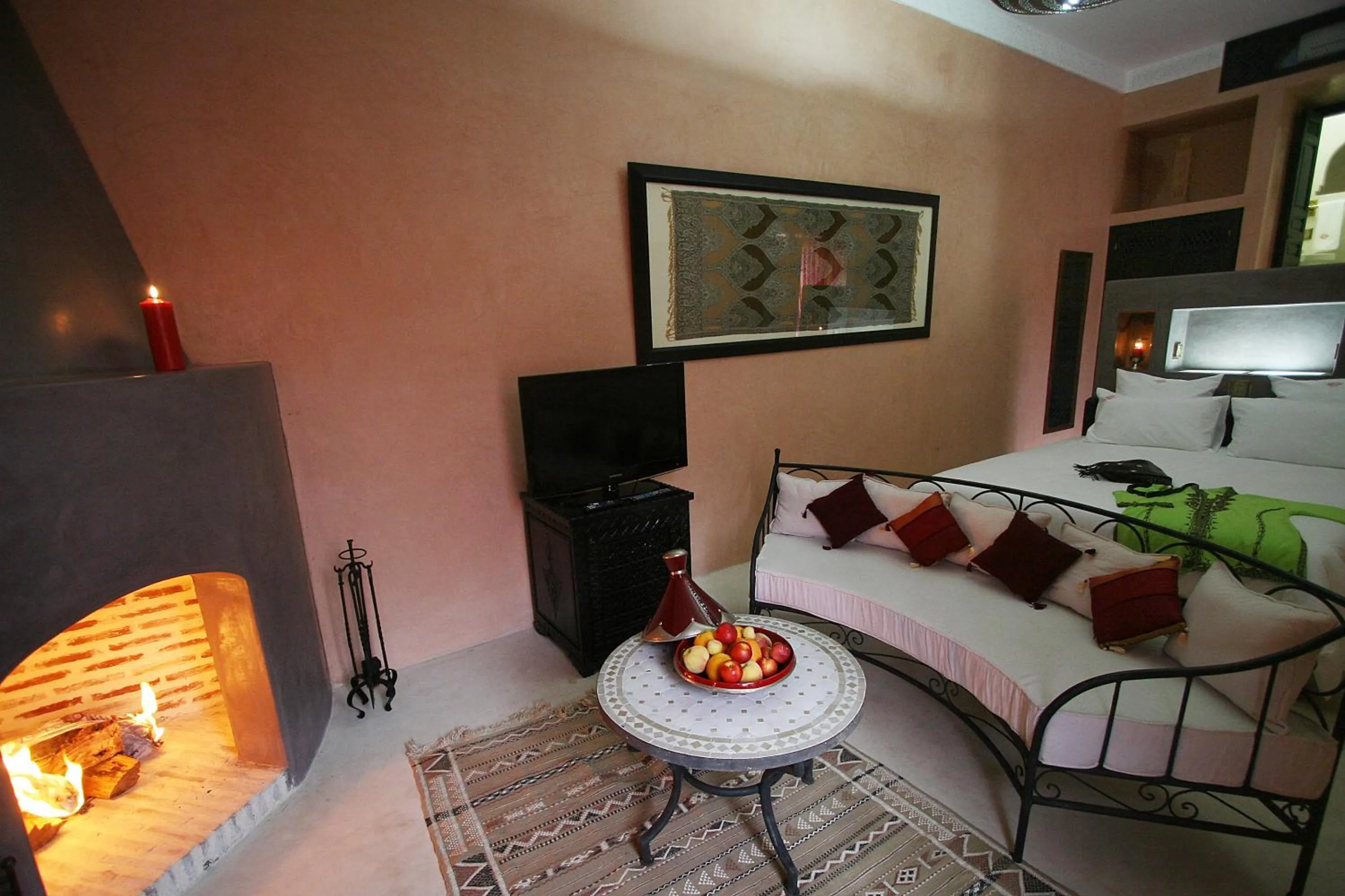 Photo of the whole room, Bed in Riad Alili