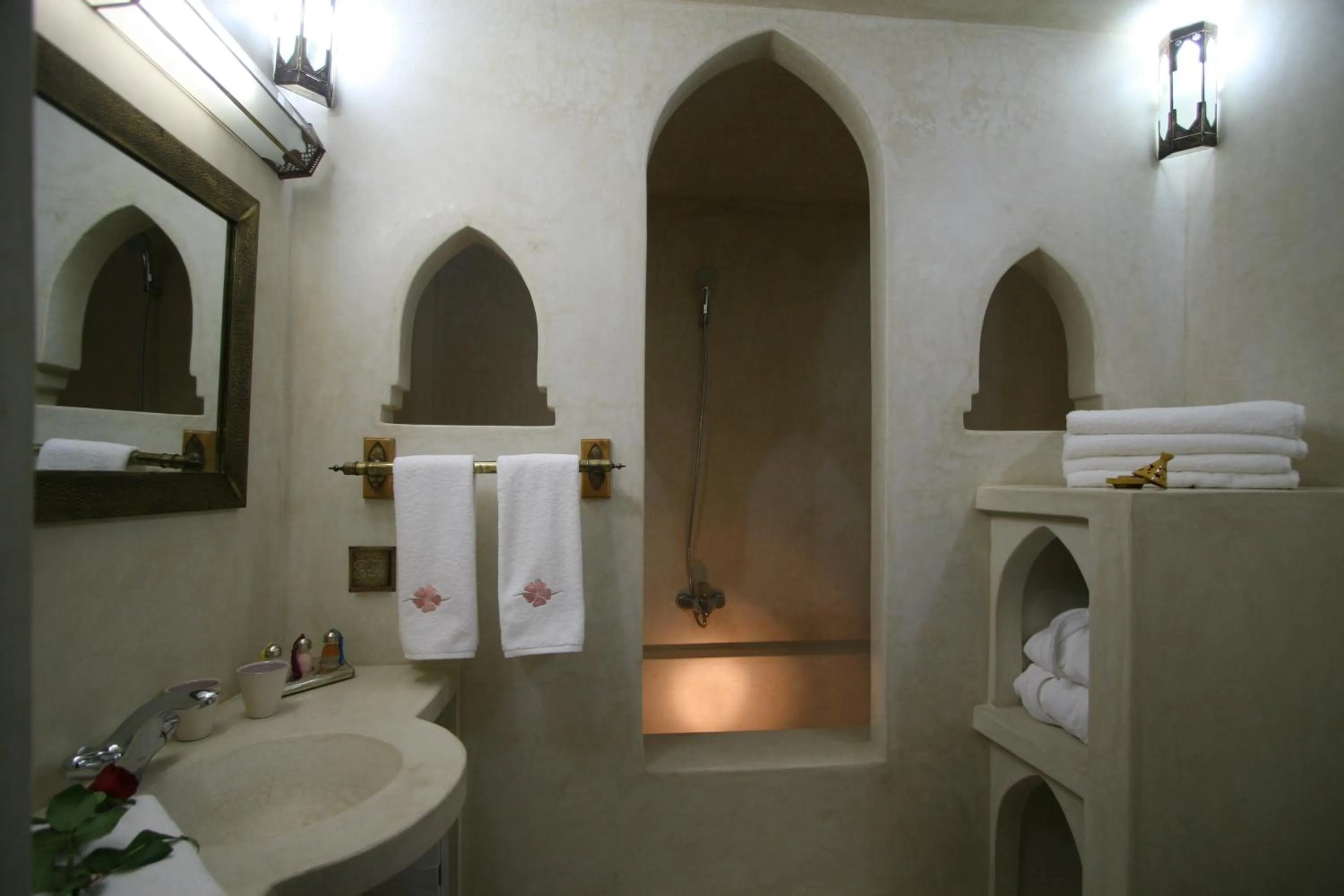 Shower in Riad Alili