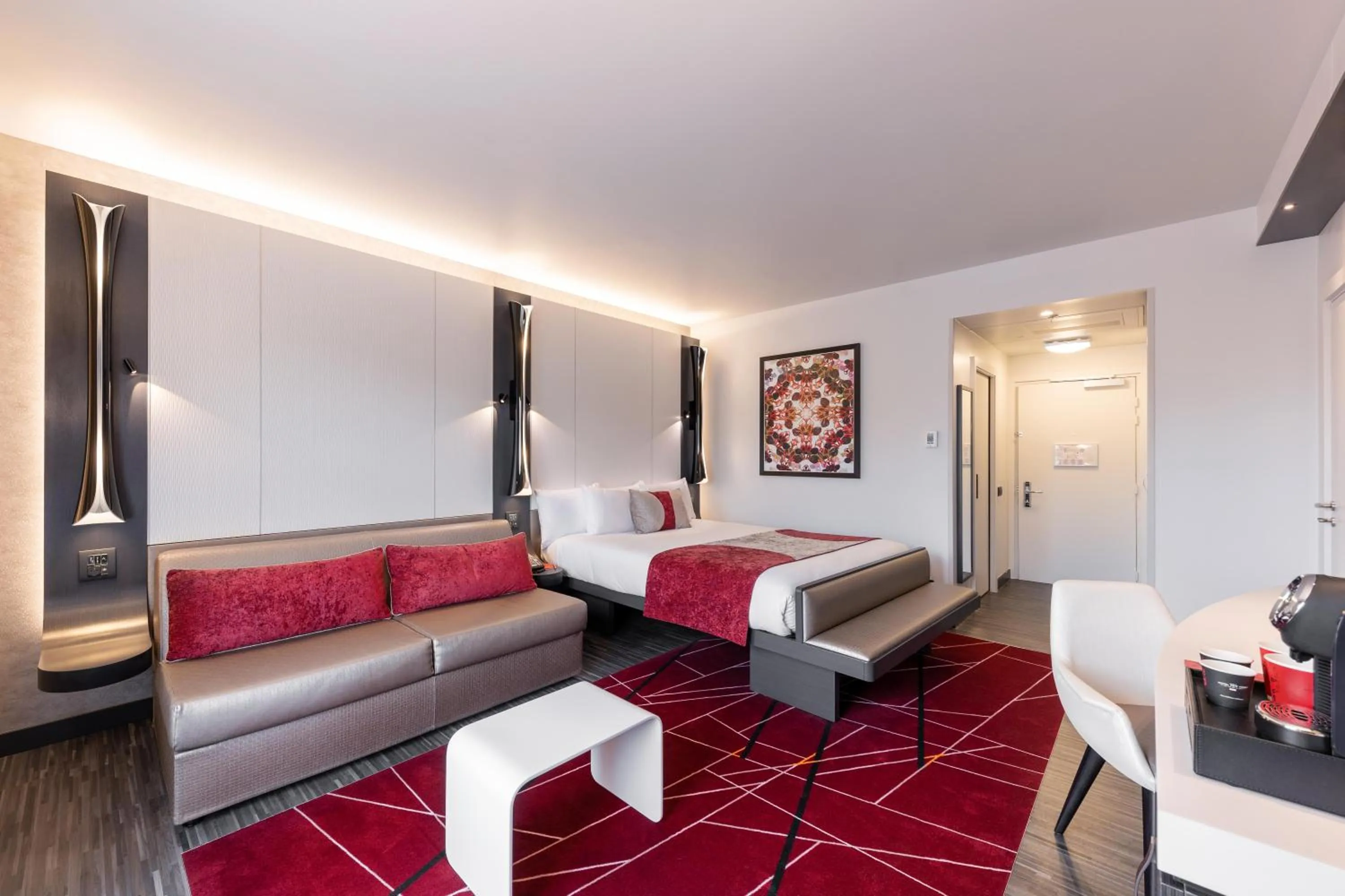 Bedroom, Bed in Disney Hotel New York - The Art of Marvel