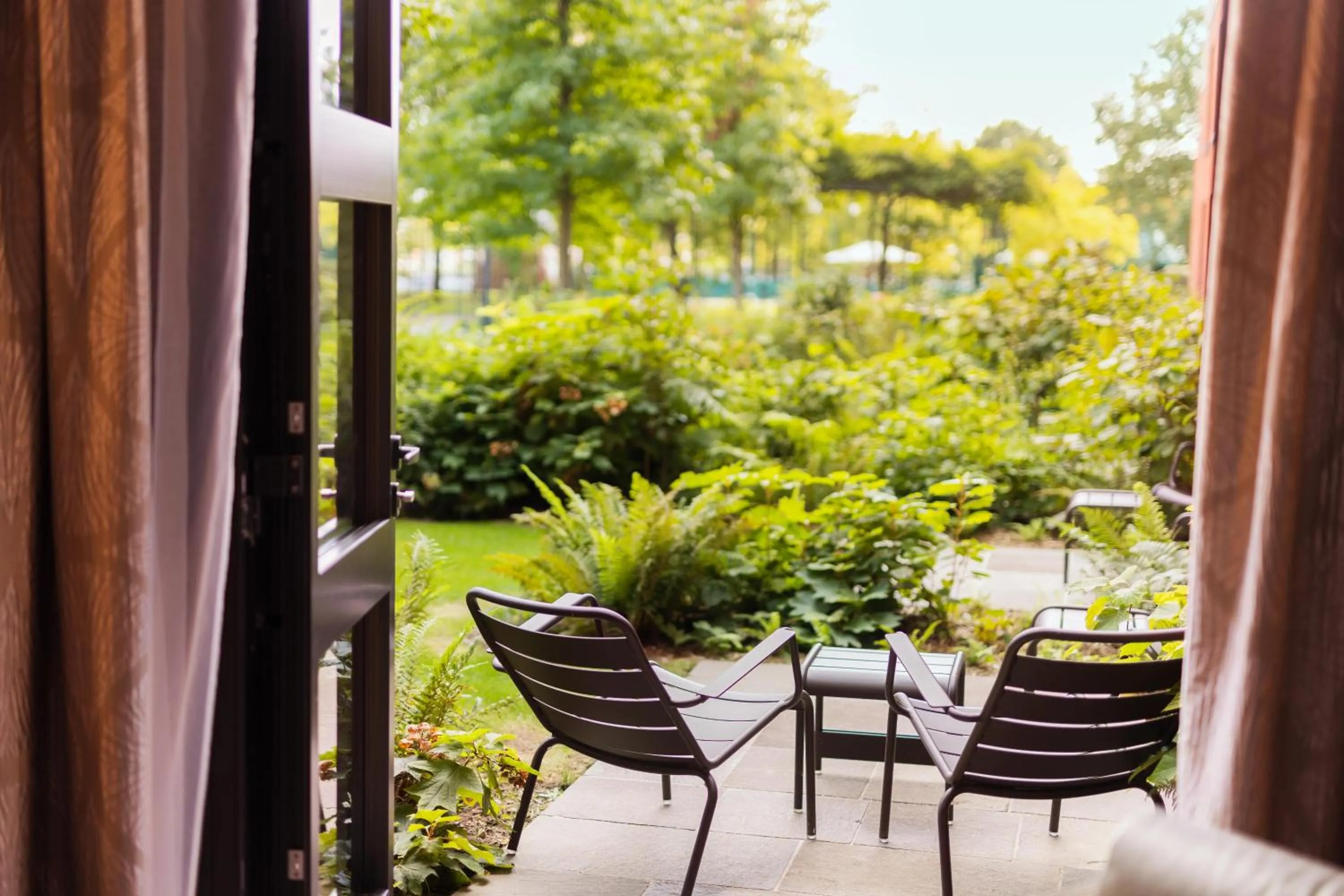 Bedroom in Disney Hotel New York - The Art of Marvel