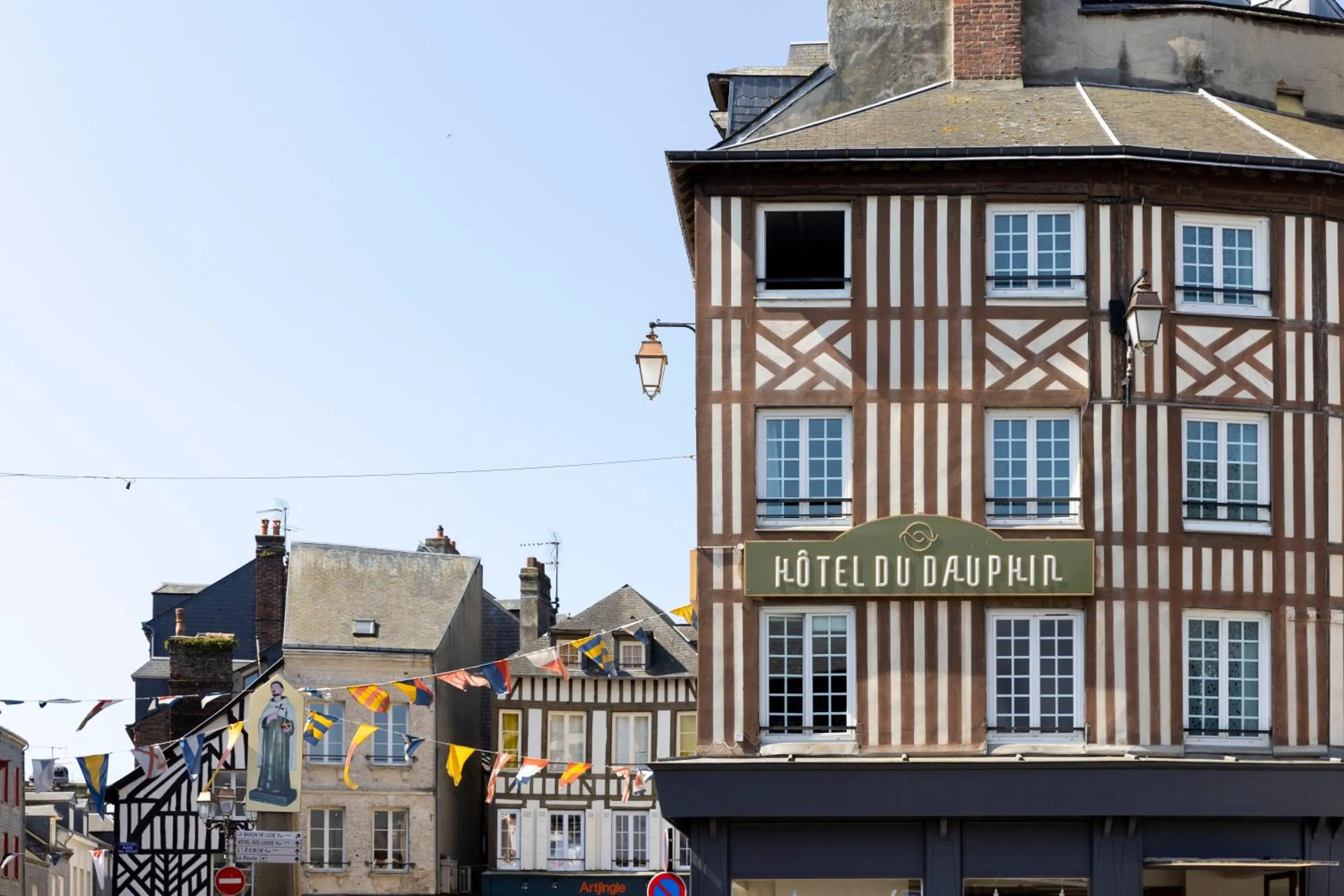 Facade/entrance in Hotel Le Dauphin