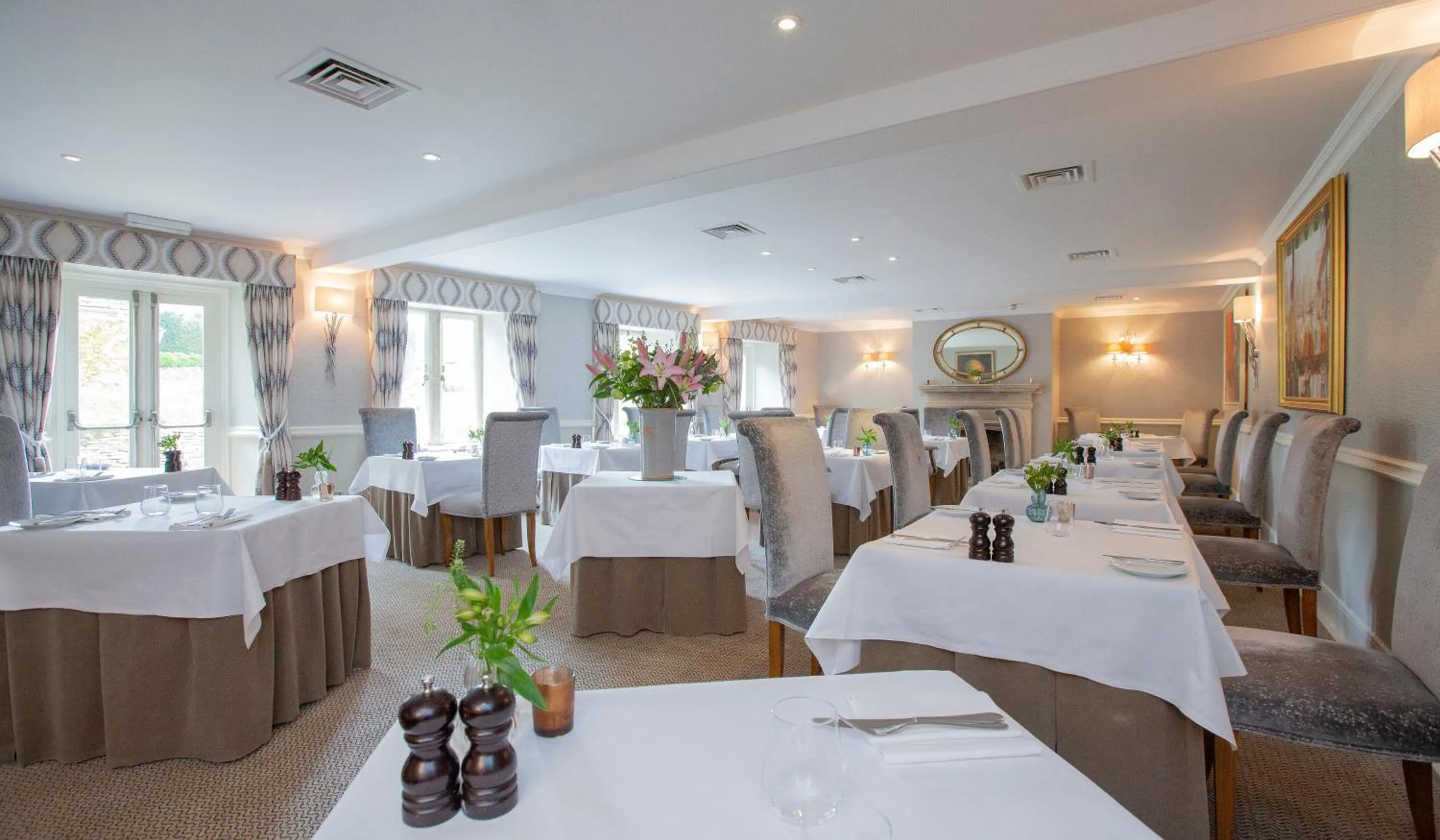 Restaurant/places to eat in Lords Of The Manor