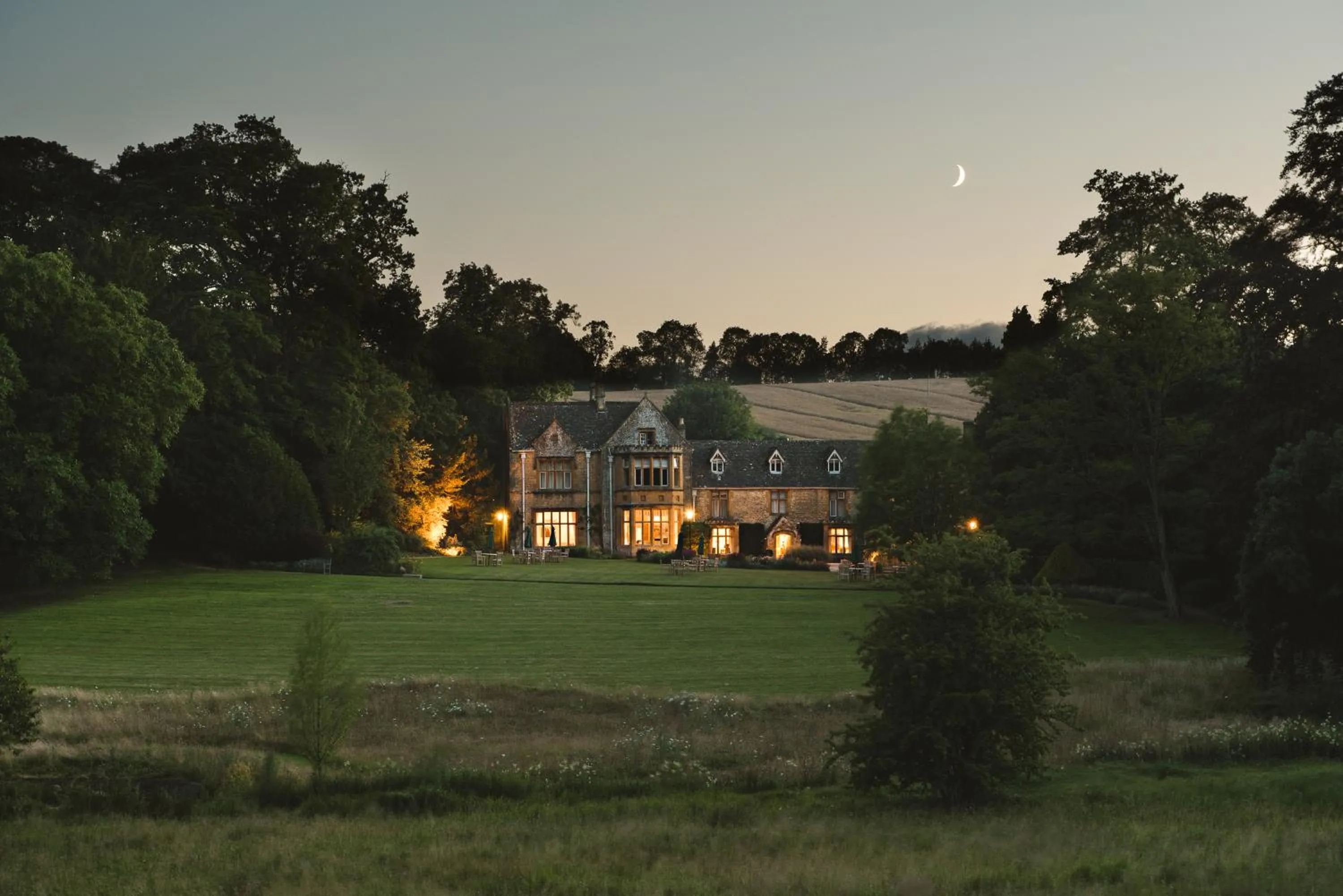 Property building in Lords Of The Manor