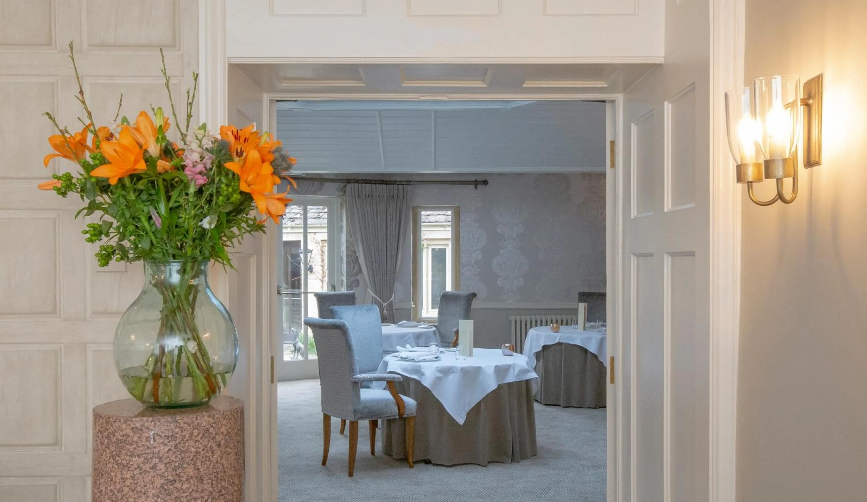 Restaurant/places to eat in Lords Of The Manor