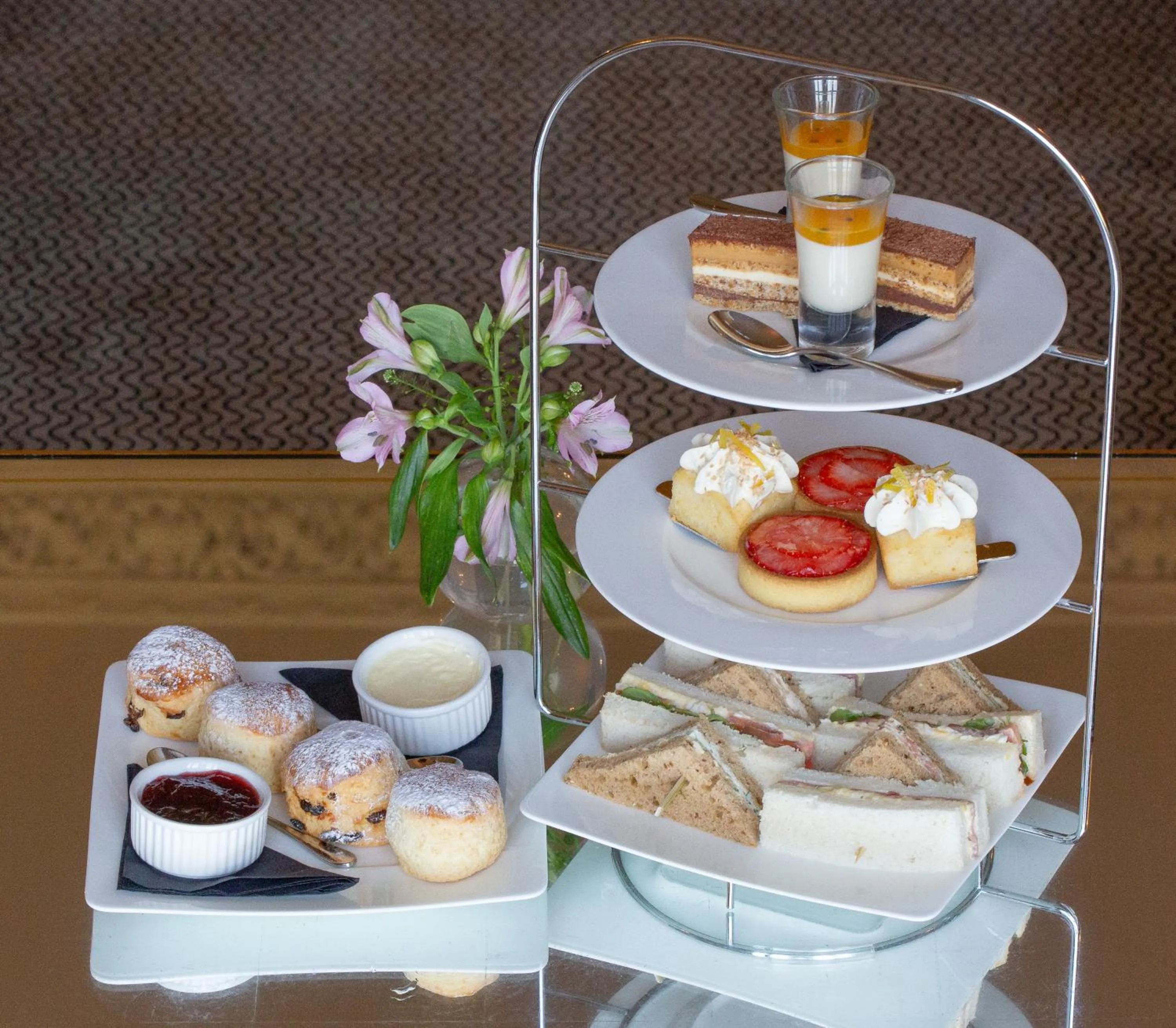 Food and drinks in Lords Of The Manor