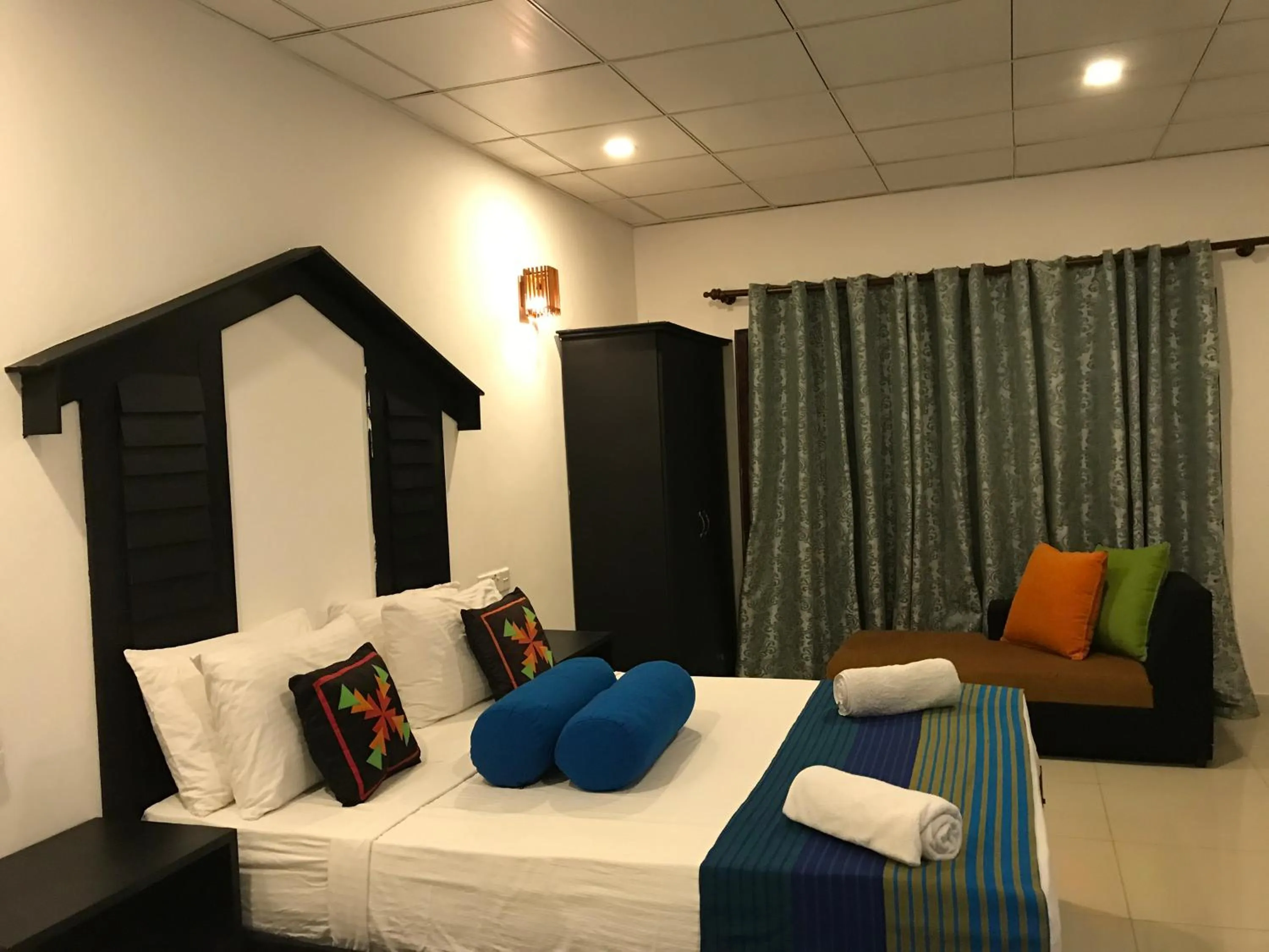 Decorative detail, Bed in Sunshine Resort & Spa Sigiriya