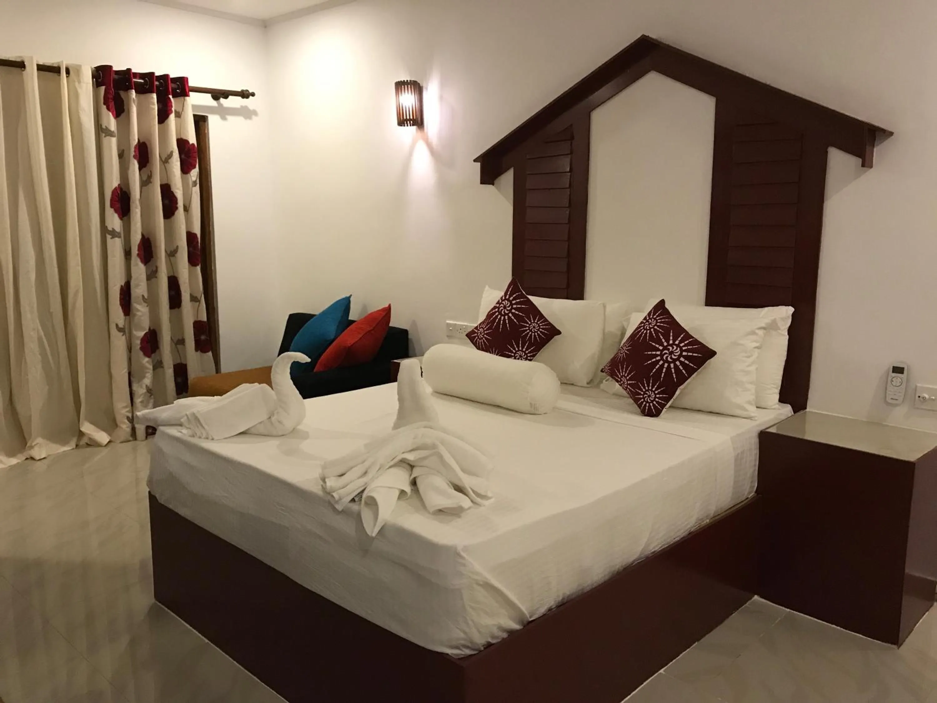 Decorative detail, Bed in Sunshine Resort & Spa Sigiriya