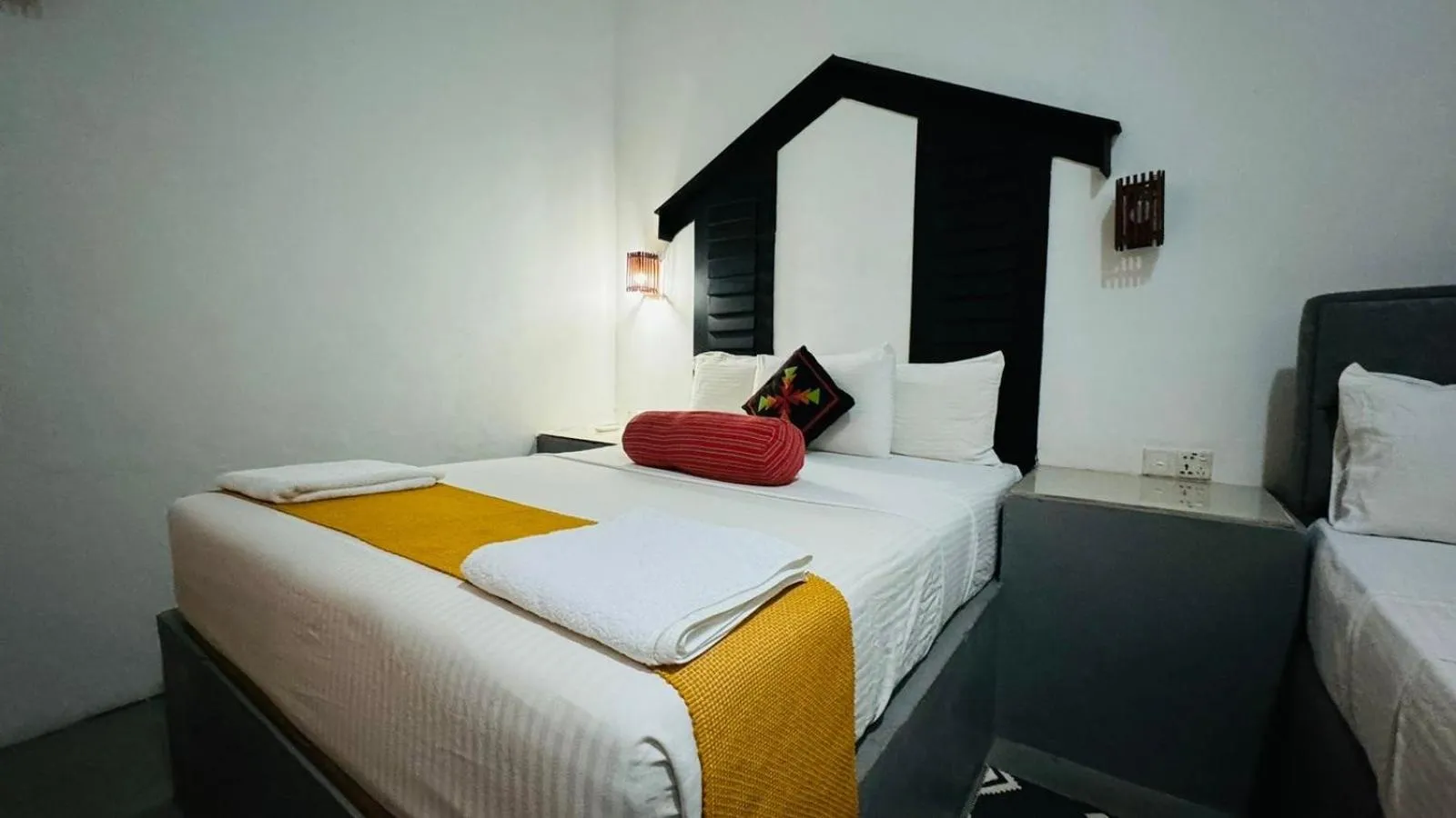 Bed in Sunshine Resort & Spa Sigiriya