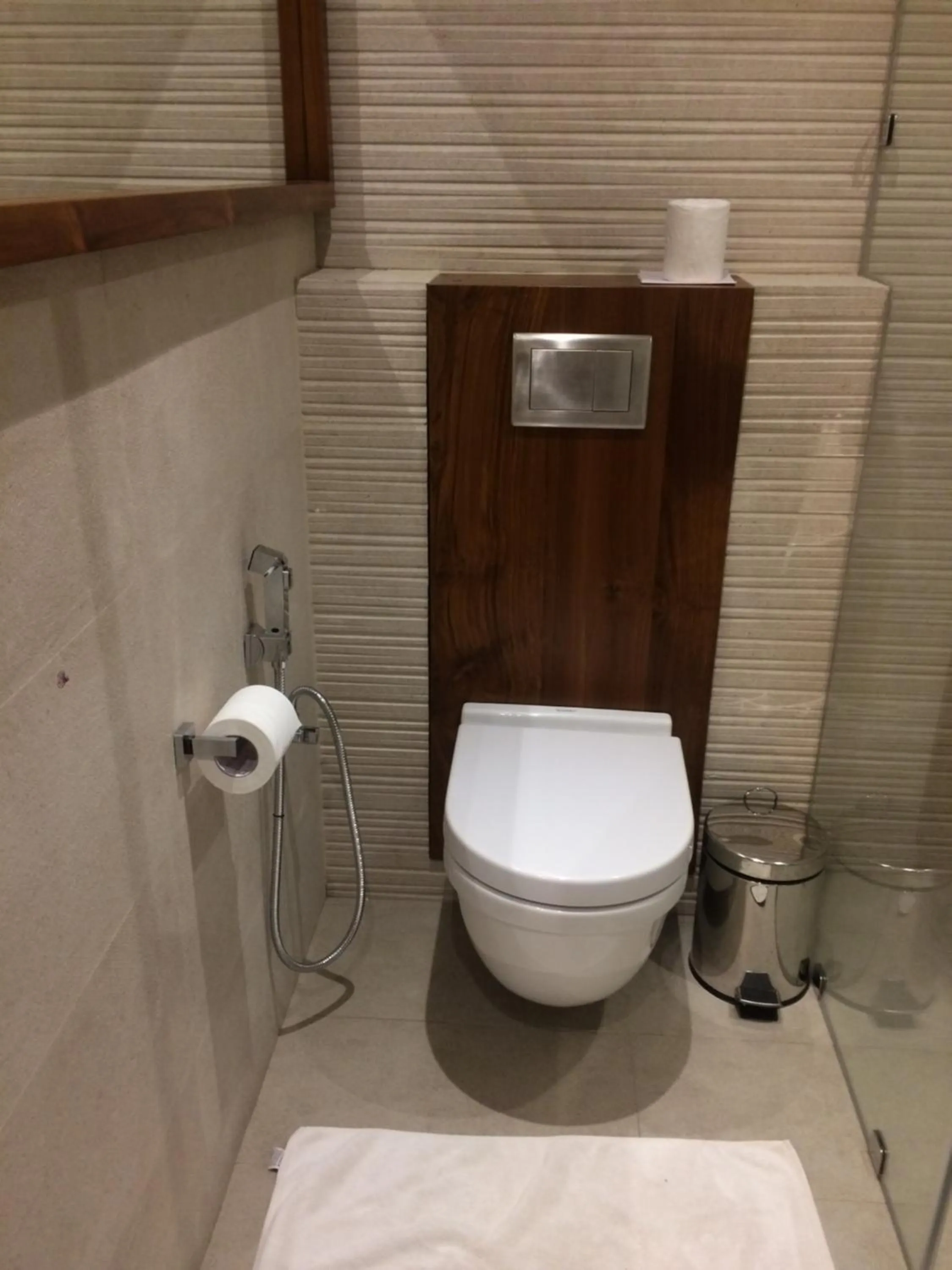 Toilet in Sunshine Resort & Spa Sigiriya