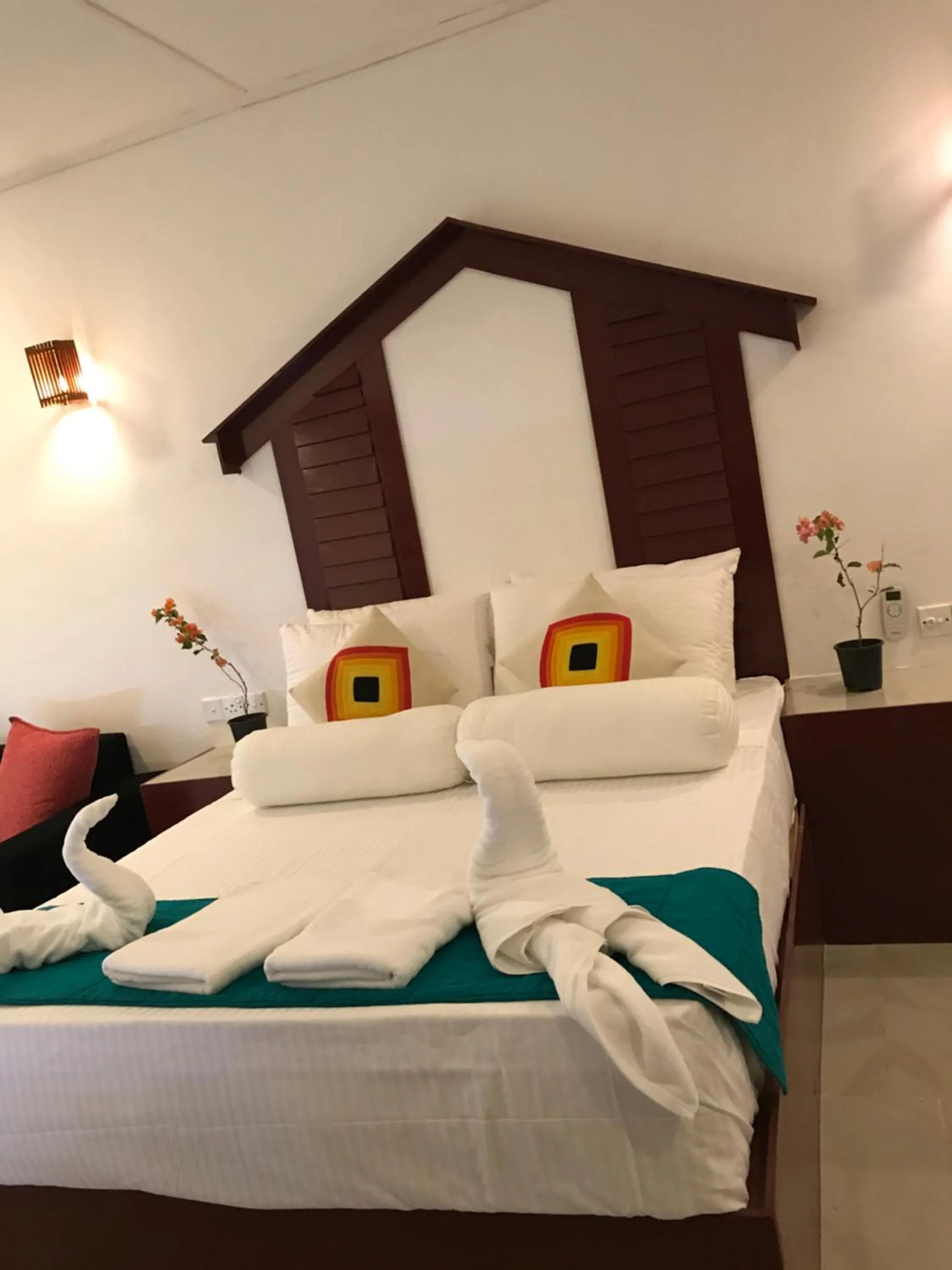 Bed in Sunshine Resort & Spa Sigiriya