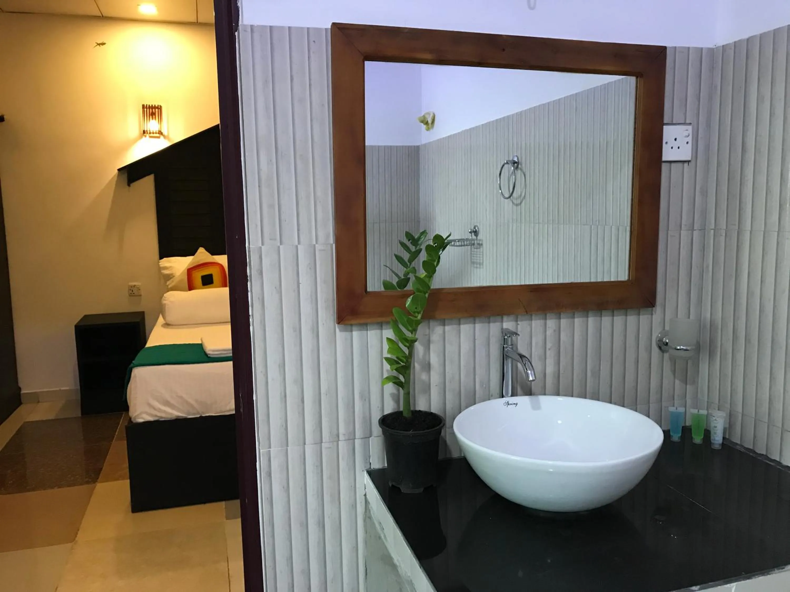 Bathroom, Bed in Sunshine Resort & Spa Sigiriya