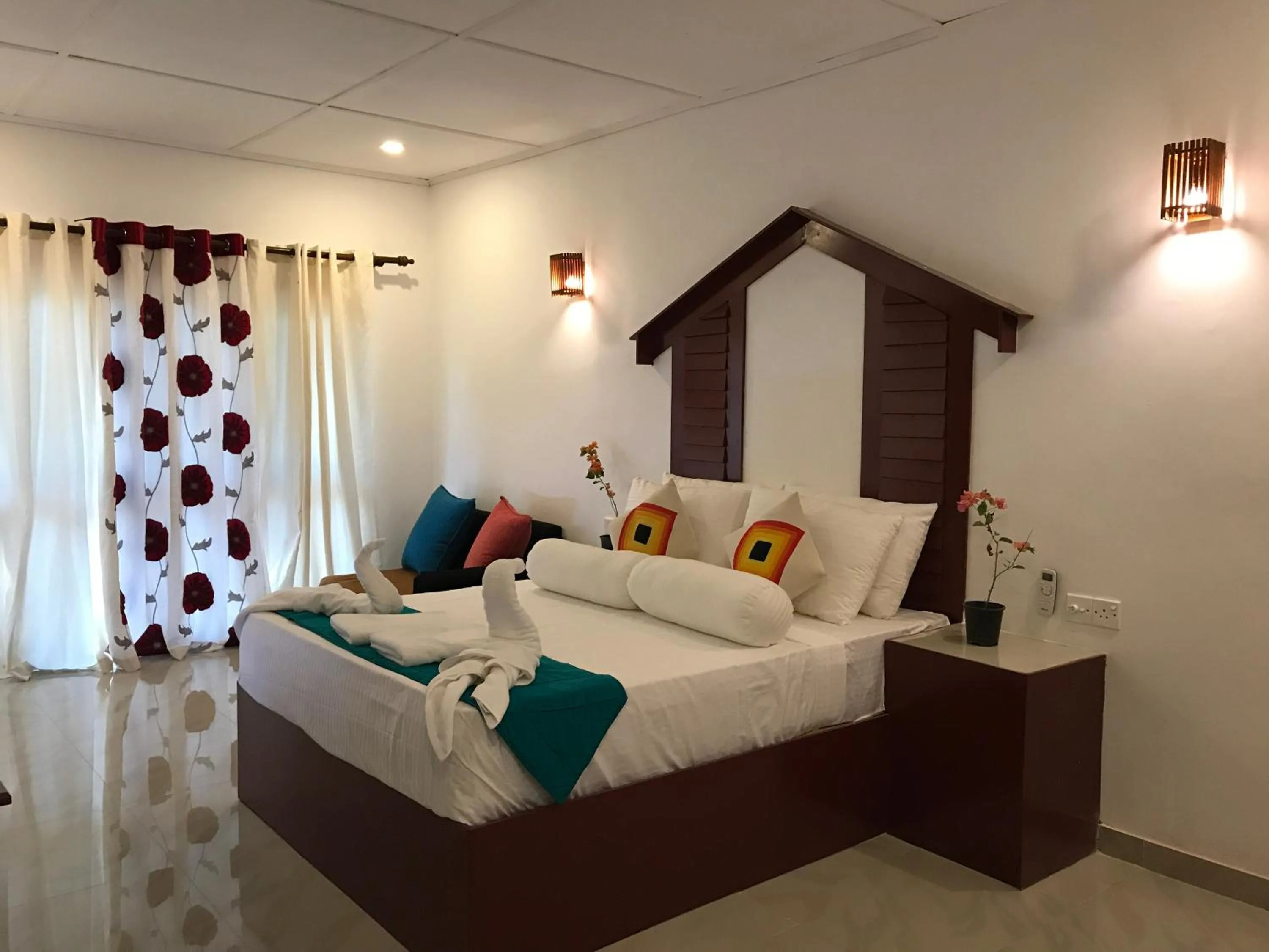 Bed in Sunshine Resort & Spa Sigiriya